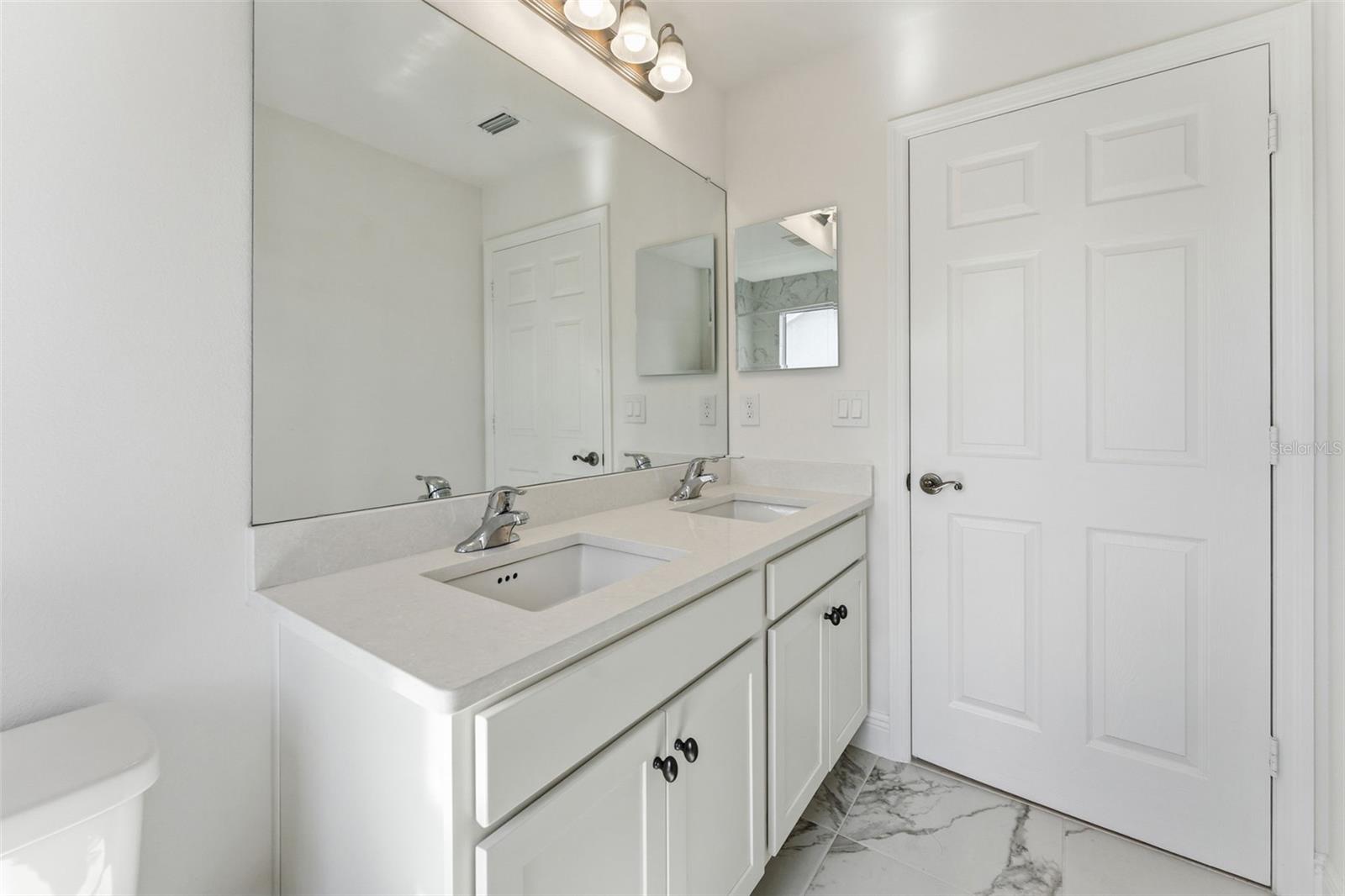 Image 30 of 49 For 8322 Eagle Brook Drive