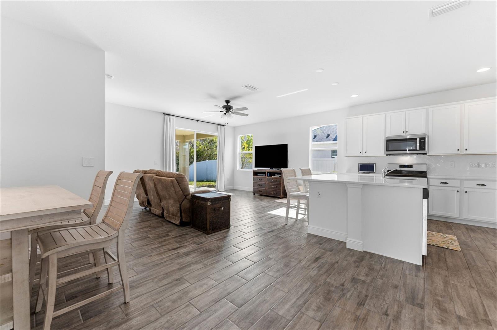 Image 9 of 49 For 8322 Eagle Brook Drive