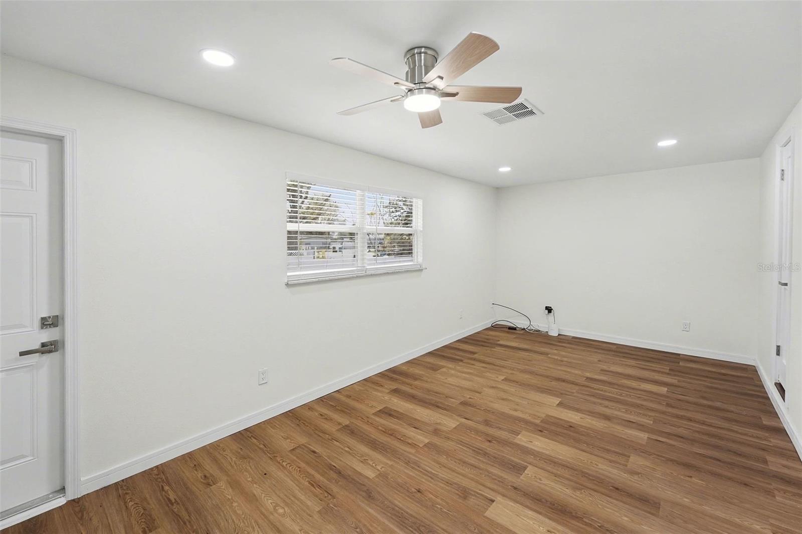 Image 21 of 31 For 6511 Sawyer Court