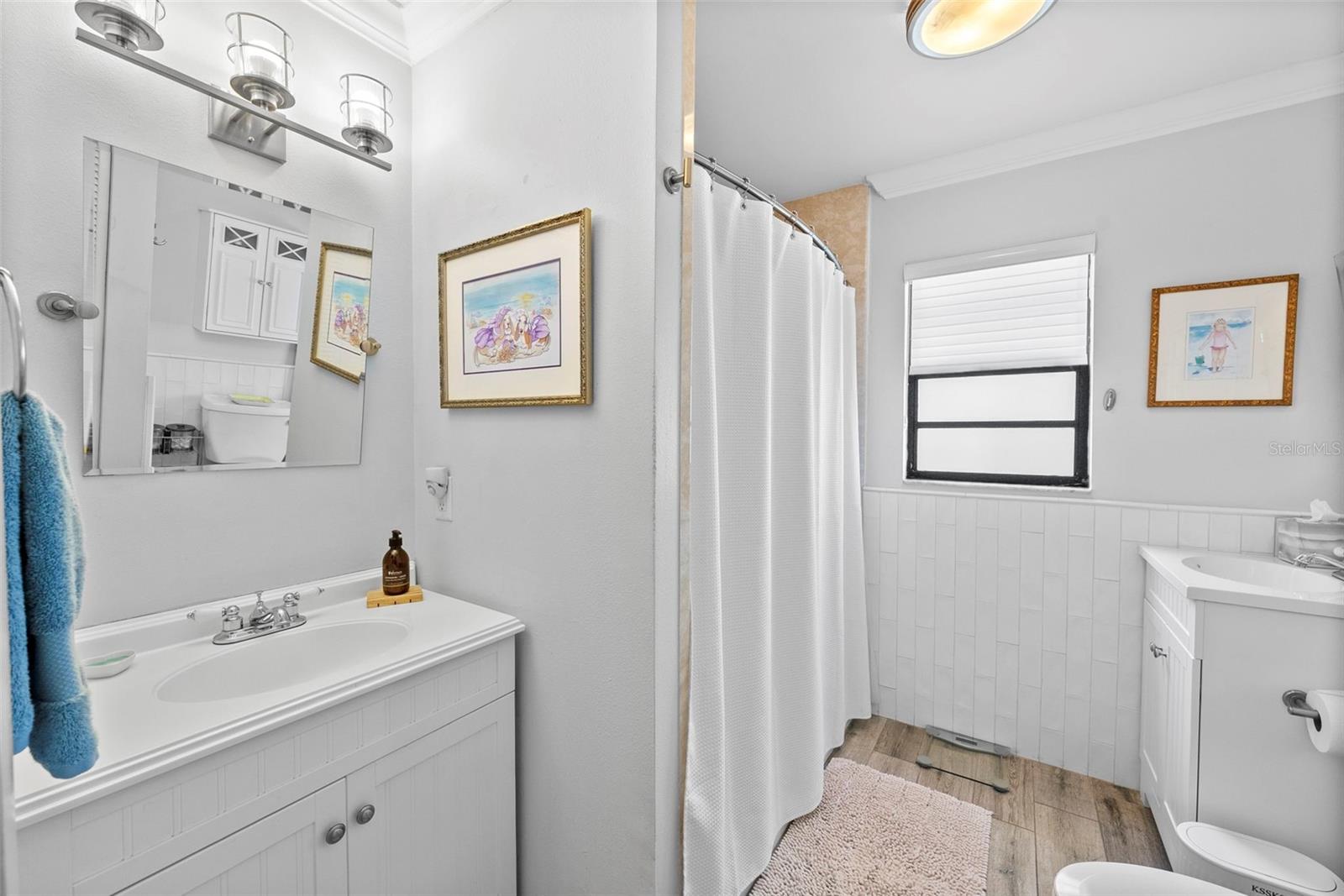 Listing photo id 18 for 3906 Vasconia Street