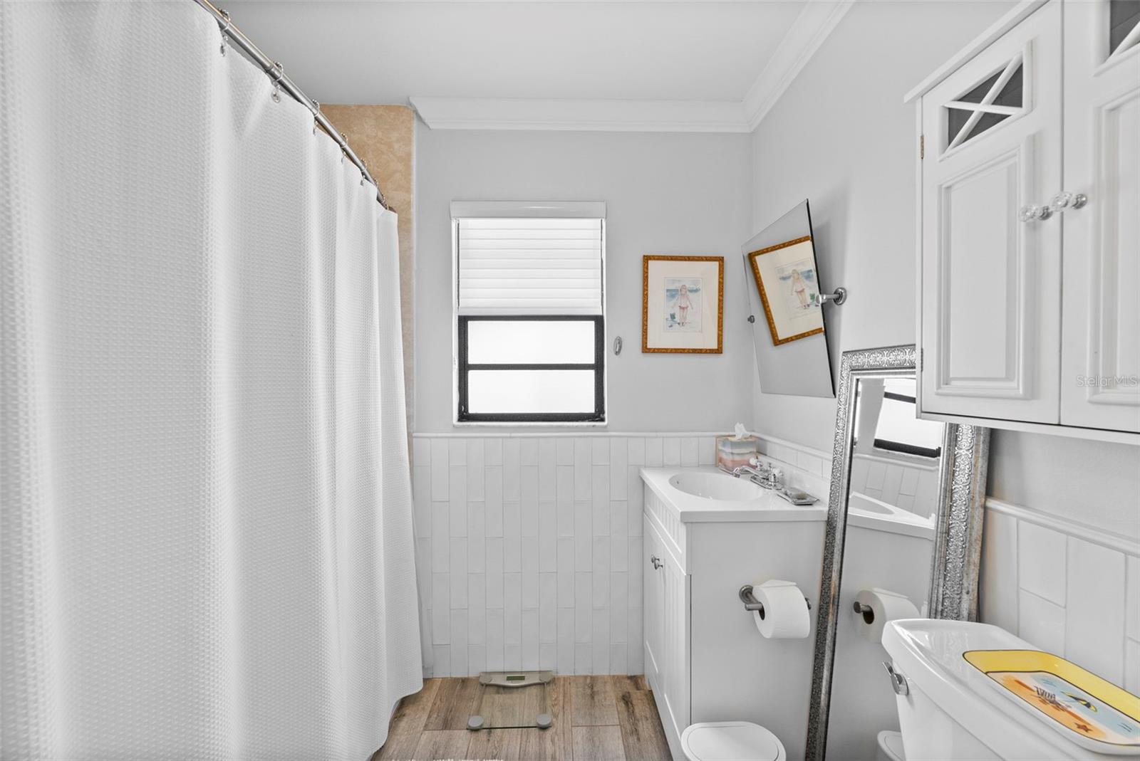 Listing photo id 19 for 3906 Vasconia Street