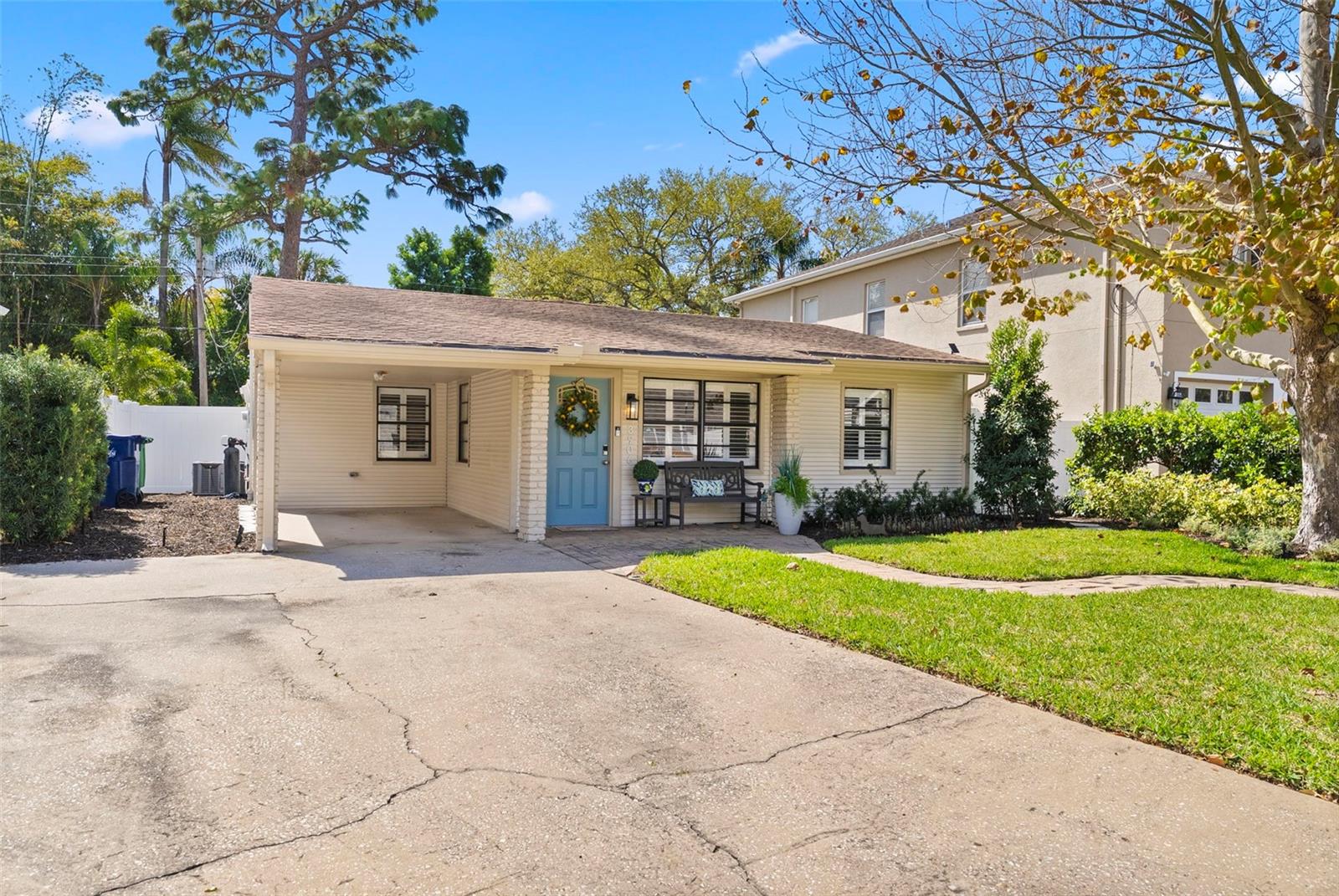 Listing photo id 34 for 3906 Vasconia Street