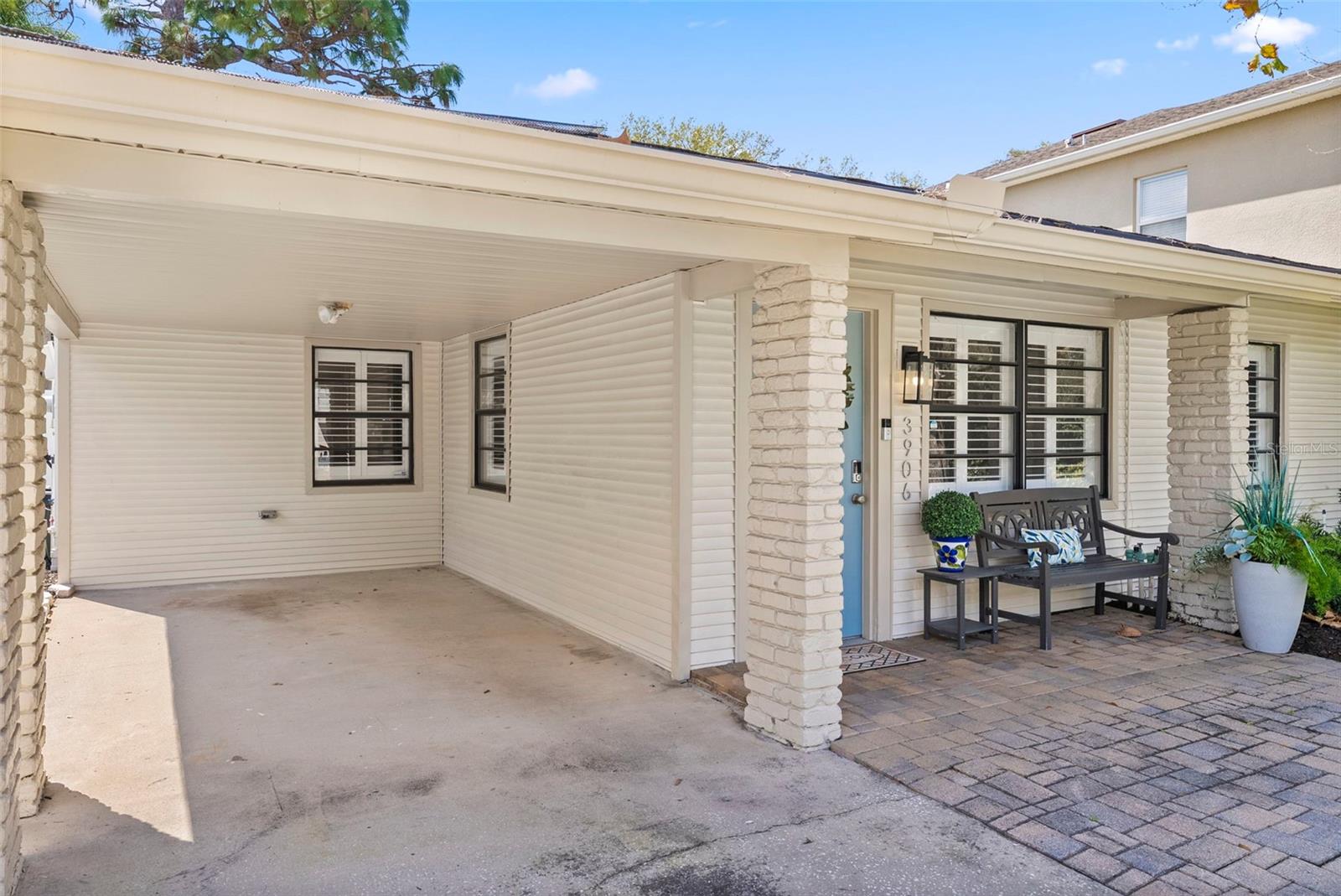 Listing photo id 35 for 3906 Vasconia Street