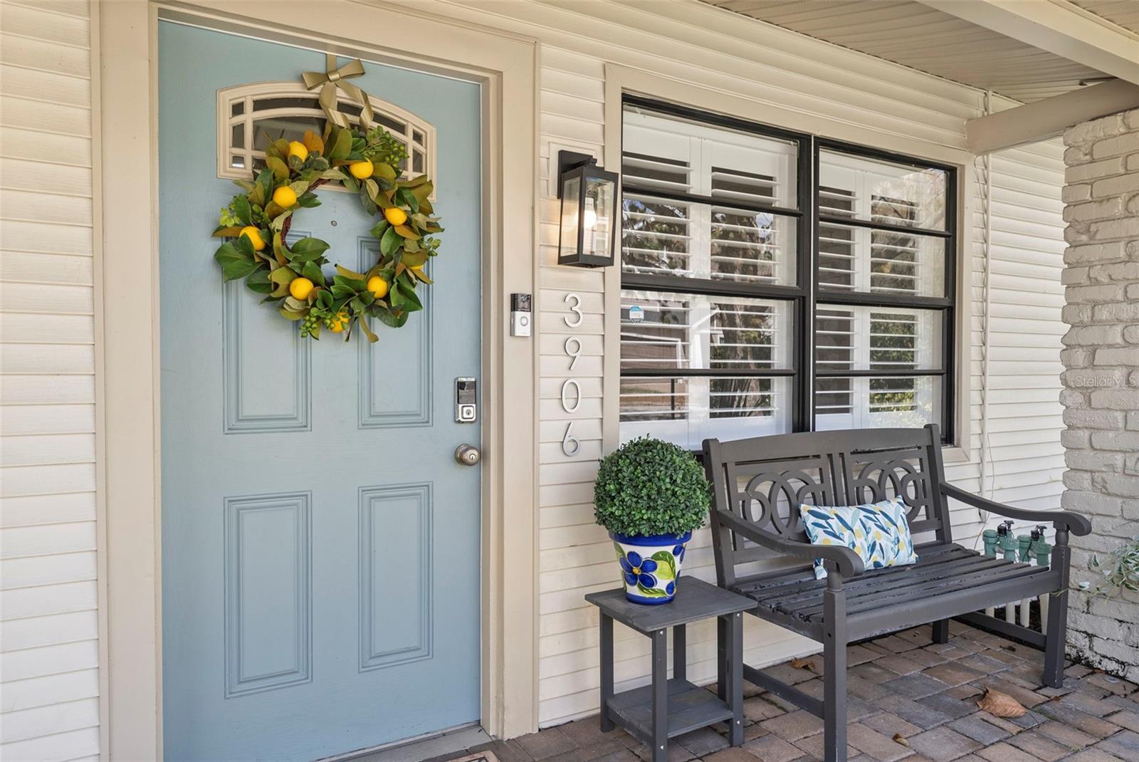 Listing photo id 5 for 3906 Vasconia Street