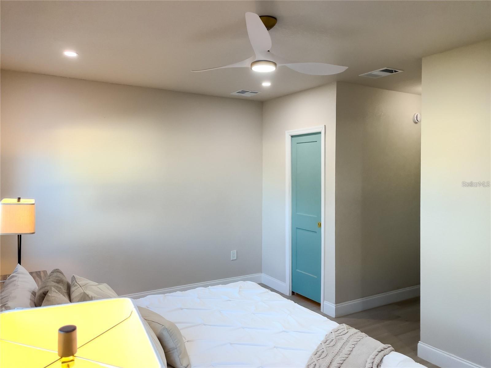 Image 20 of 34 For 5516 Golden Drive