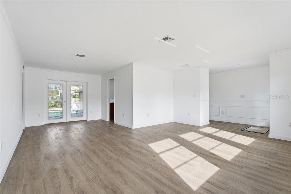 Image 16 of 81 For 9430 Patricia Court