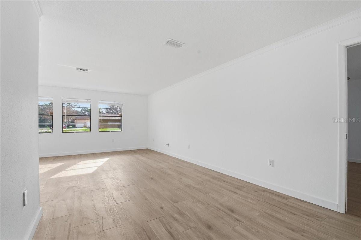 Image 18 of 81 For 9430 Patricia Court