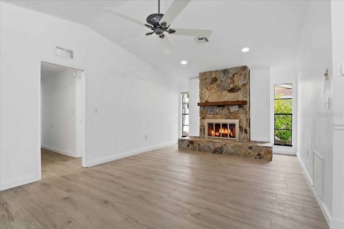 Image 20 of 81 For 9430 Patricia Court