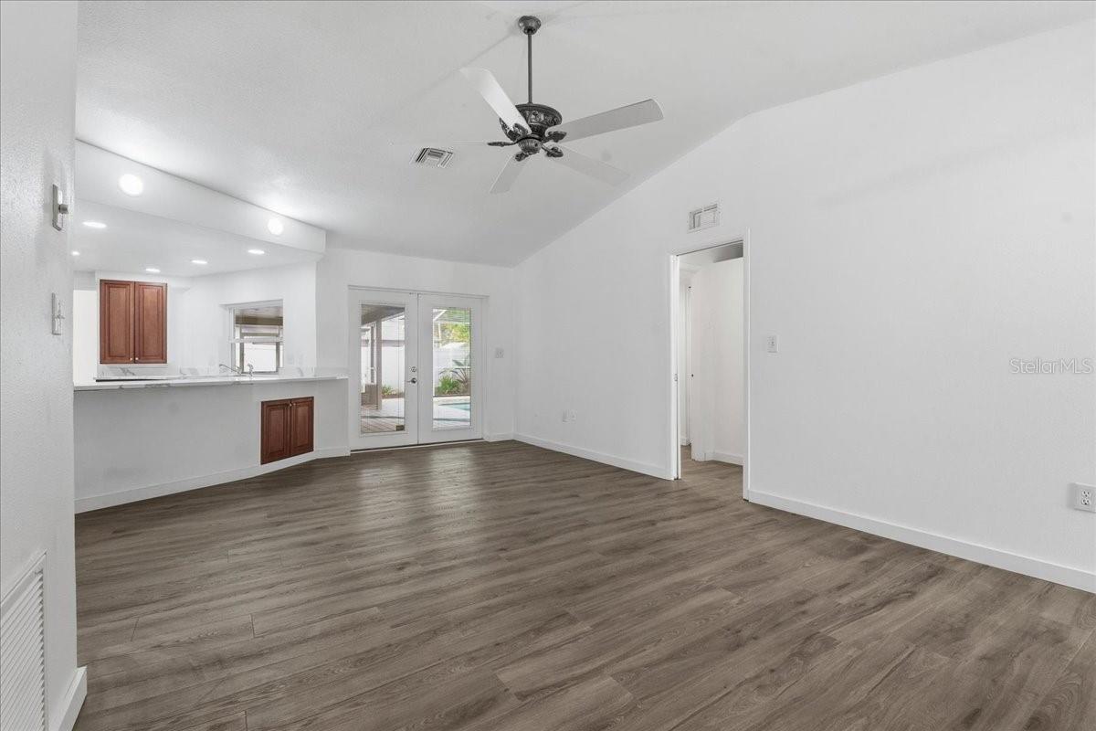 Image 21 of 81 For 9430 Patricia Court