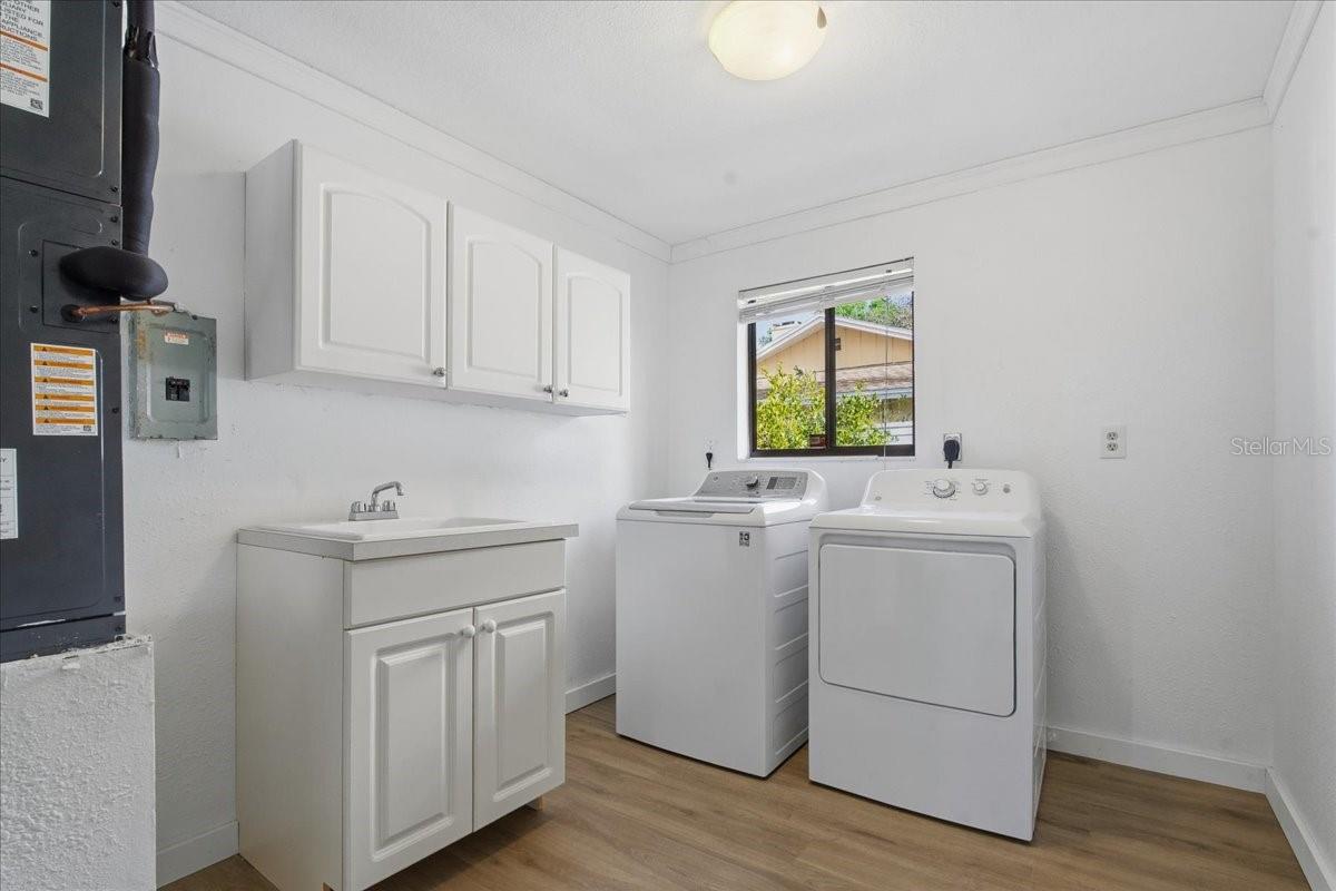 Image 31 of 81 For 9430 Patricia Court