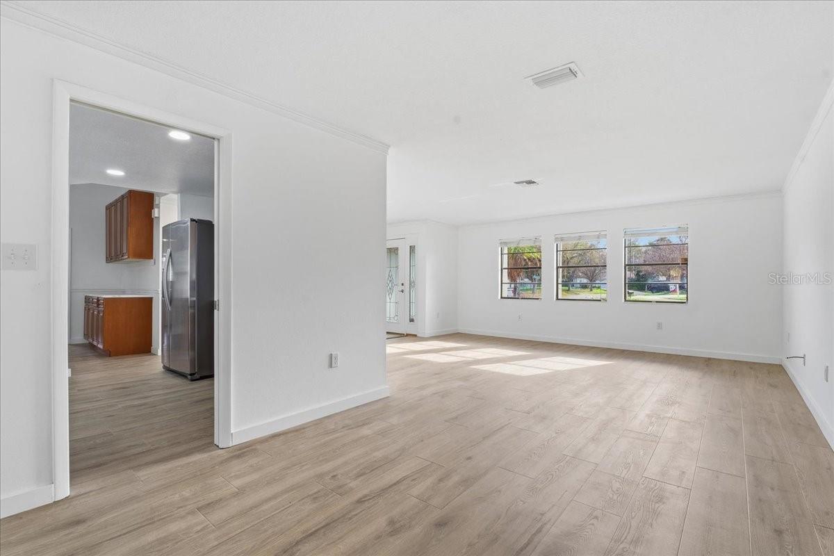 Image 50 of 81 For 9430 Patricia Court