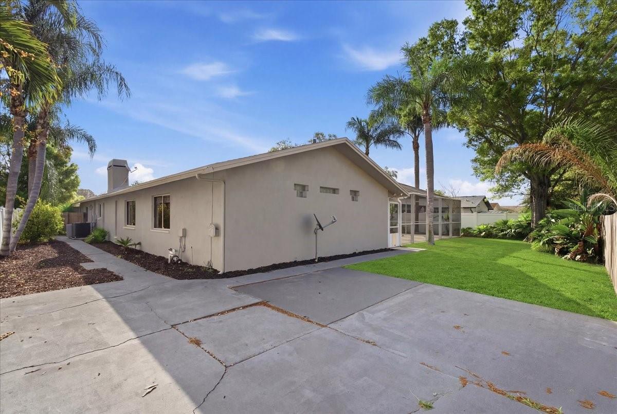 Image 58 of 81 For 9430 Patricia Court