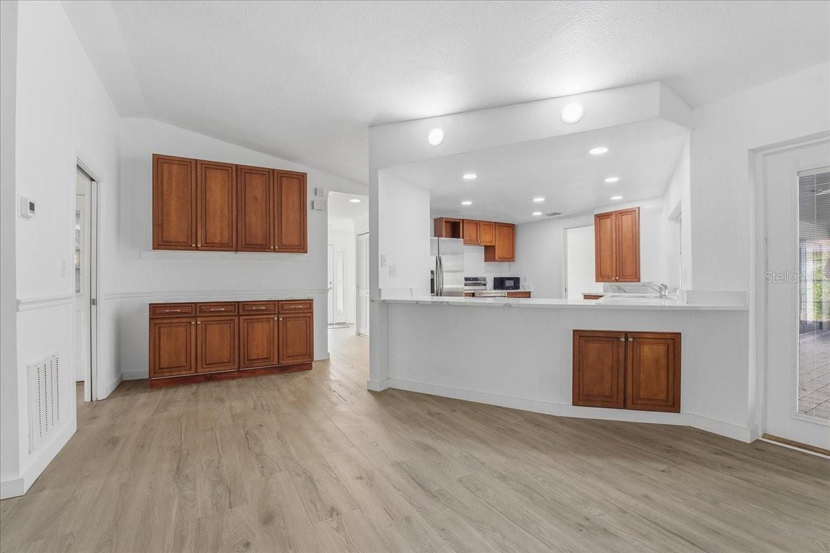 Image 6 of 81 For 9430 Patricia Court