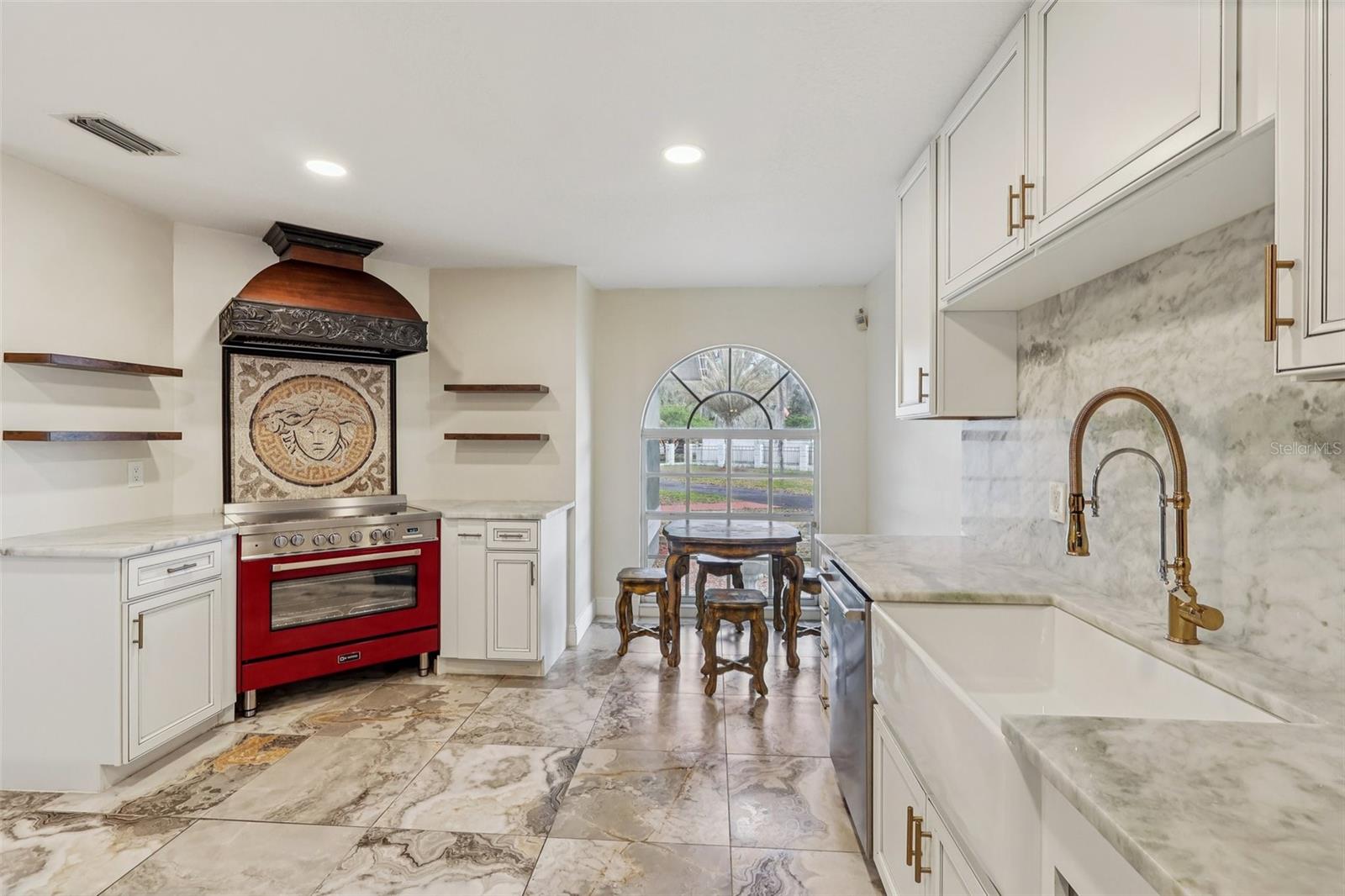 Image 11 of 49 For 7026 Pinehaven Drive