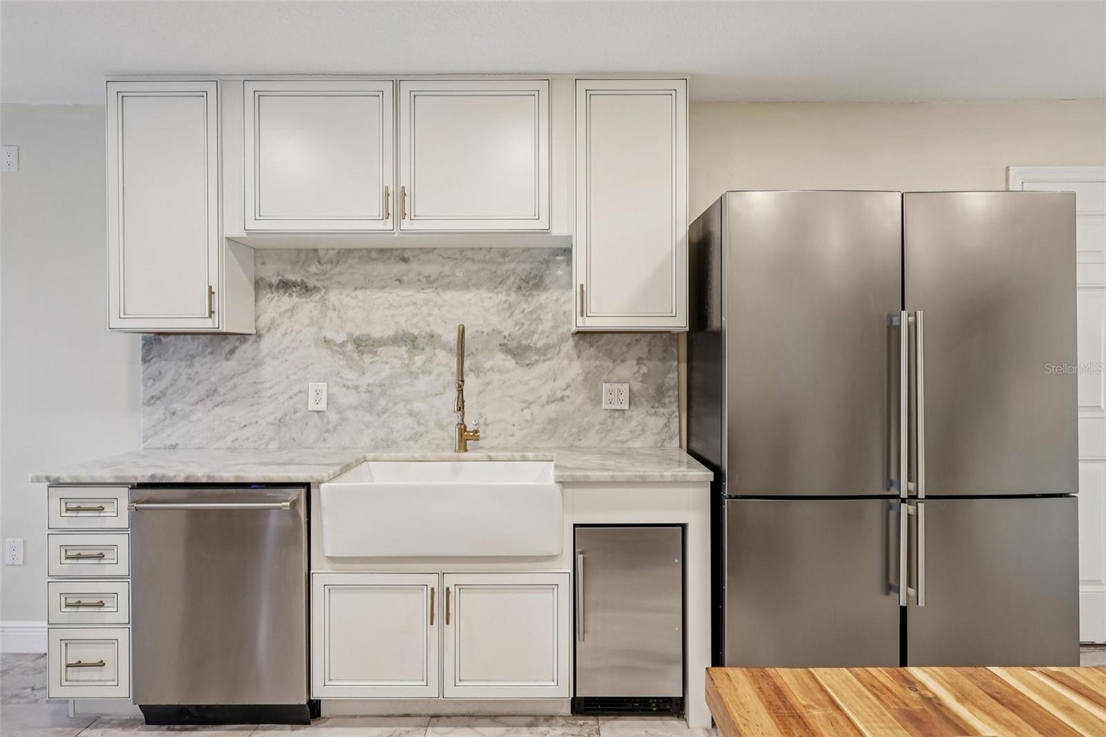 Image 12 of 49 For 7026 Pinehaven Drive