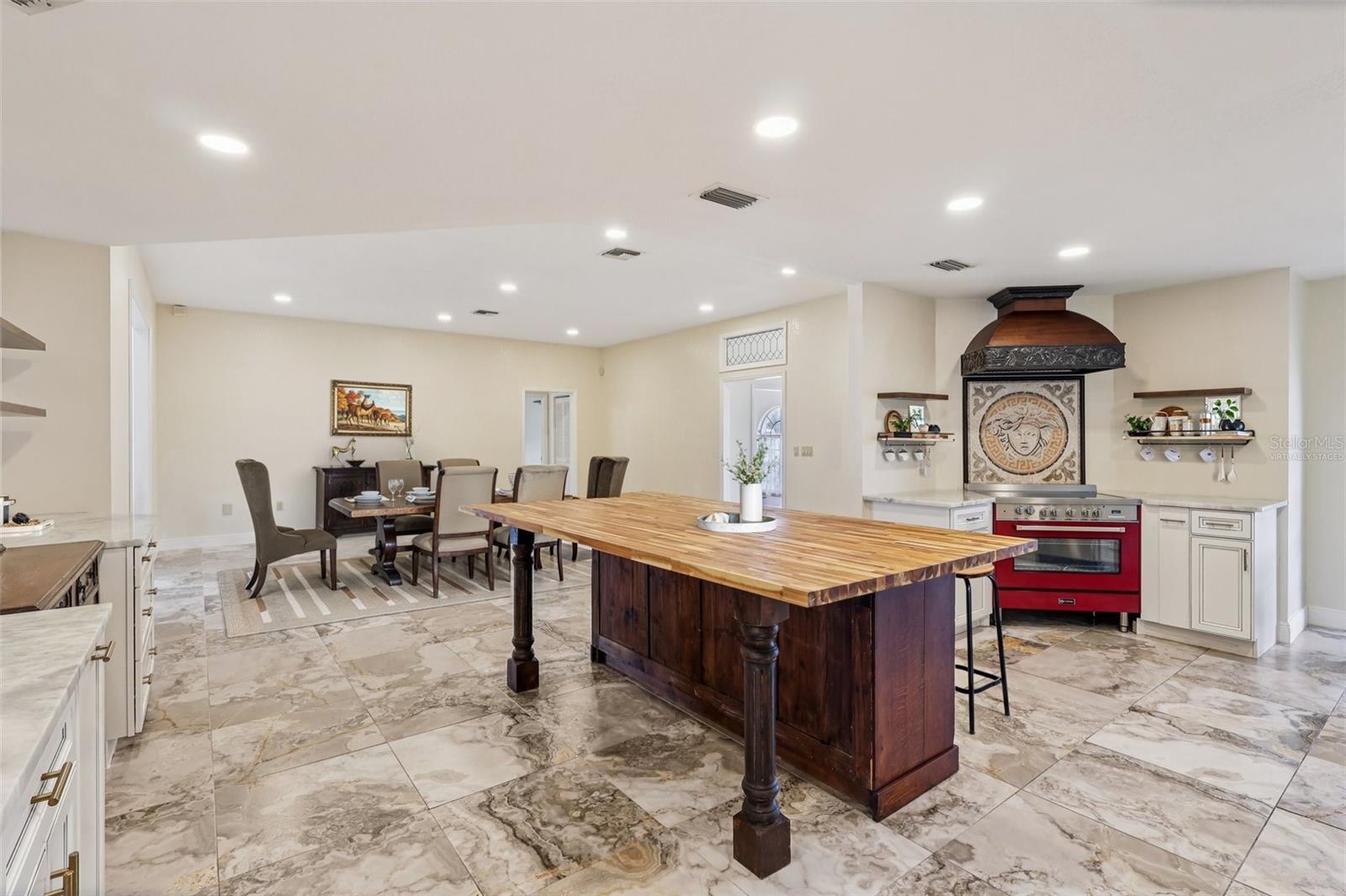 Image 13 of 49 For 7026 Pinehaven Drive