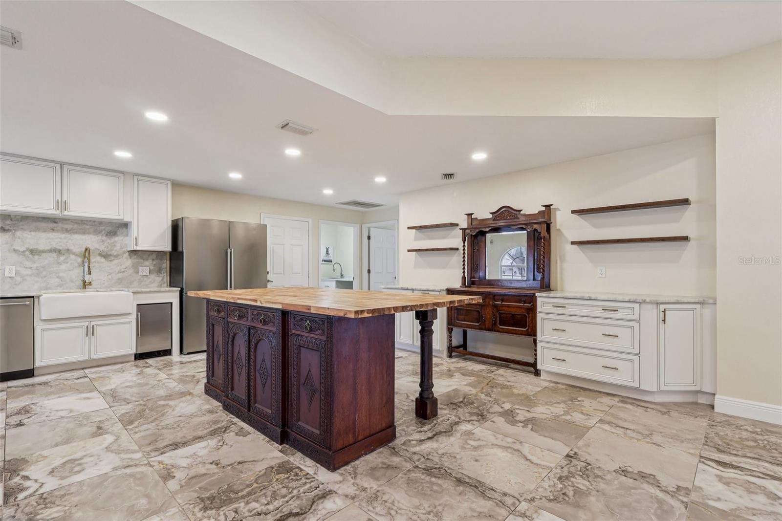 Image 15 of 49 For 7026 Pinehaven Drive