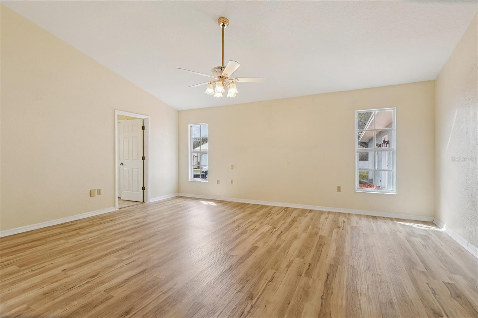 Image 19 of 49 For 7026 Pinehaven Drive