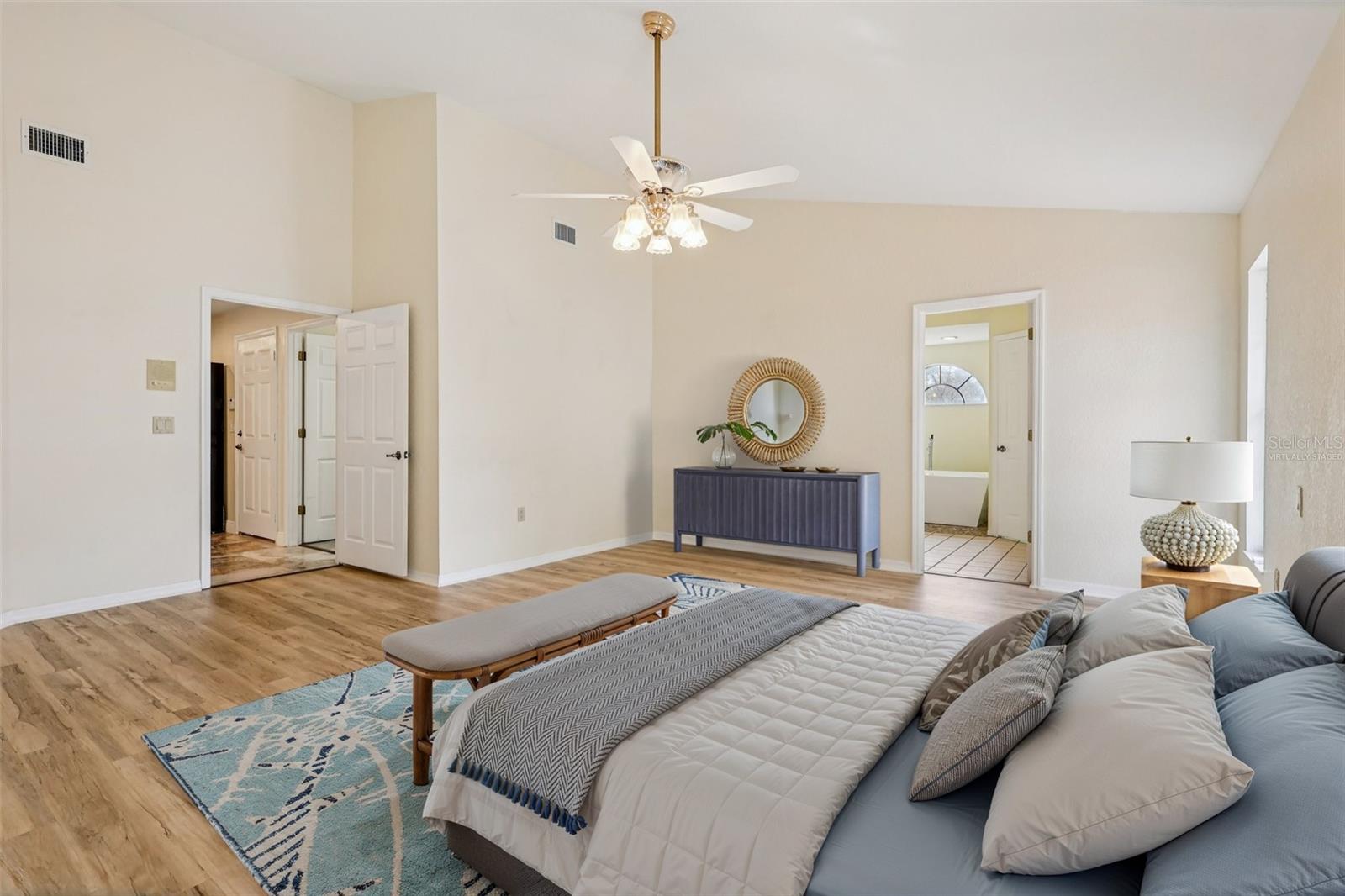 Image 20 of 49 For 7026 Pinehaven Drive