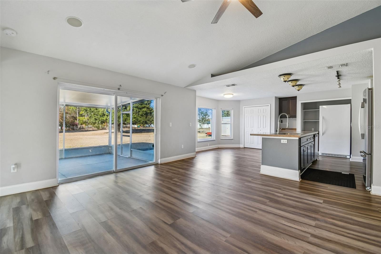 Image 11 of 71 For 31609 Hunt Club Lane