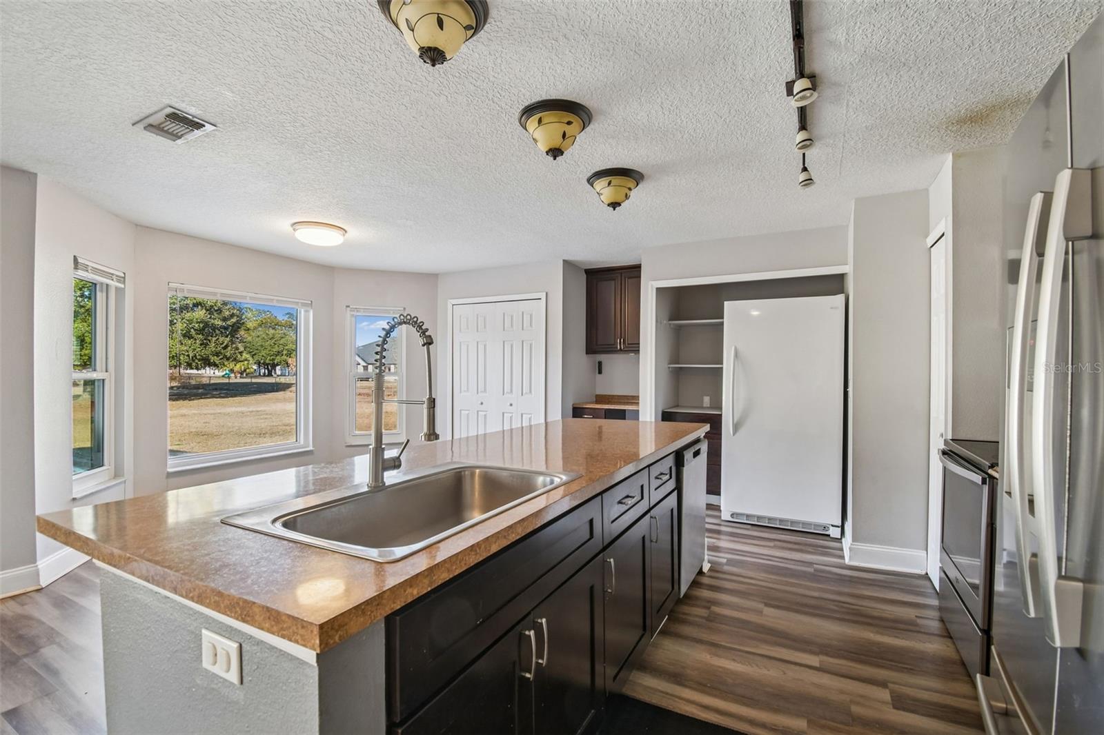 Image 12 of 71 For 31609 Hunt Club Lane