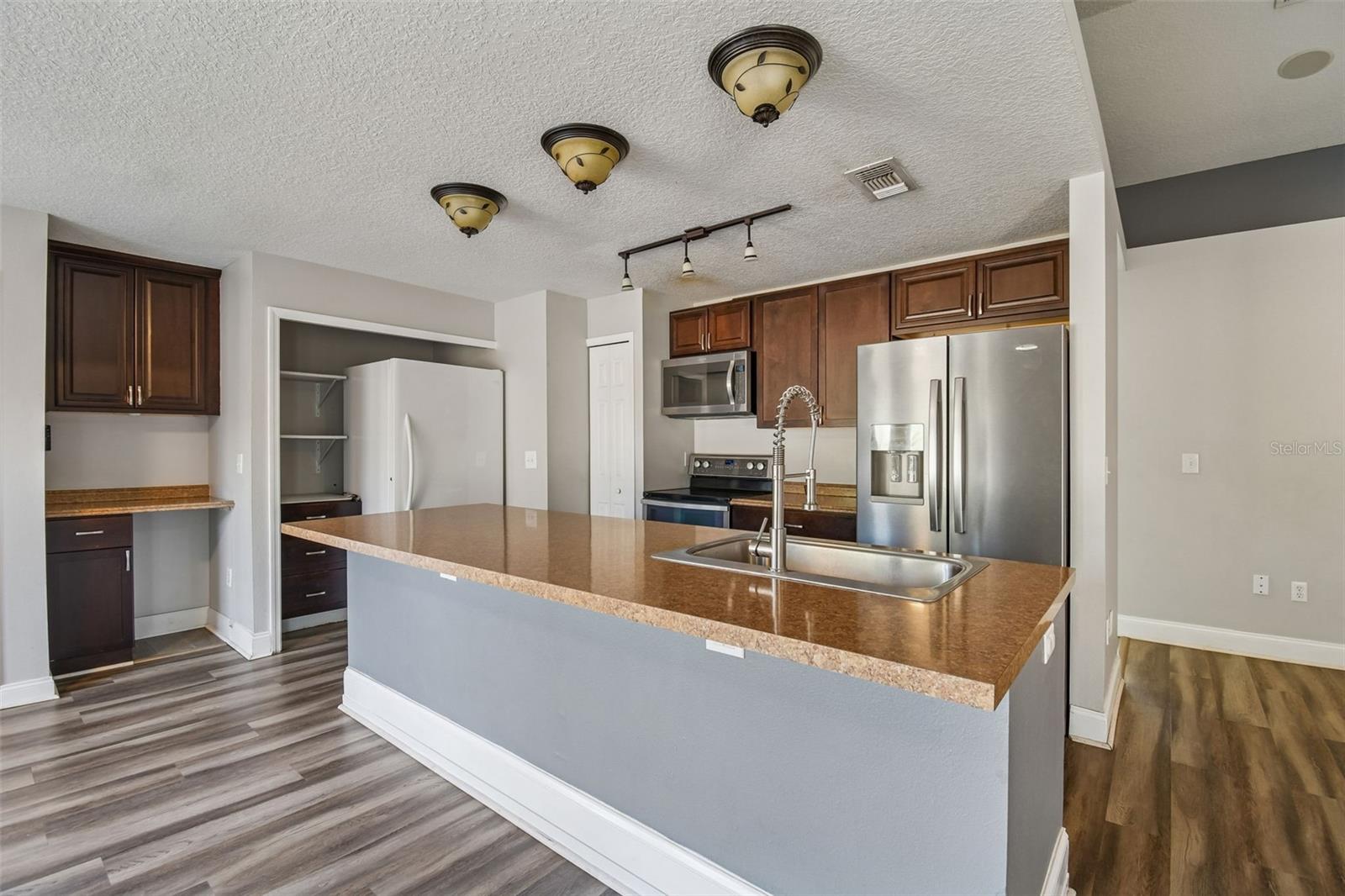 Image 14 of 71 For 31609 Hunt Club Lane