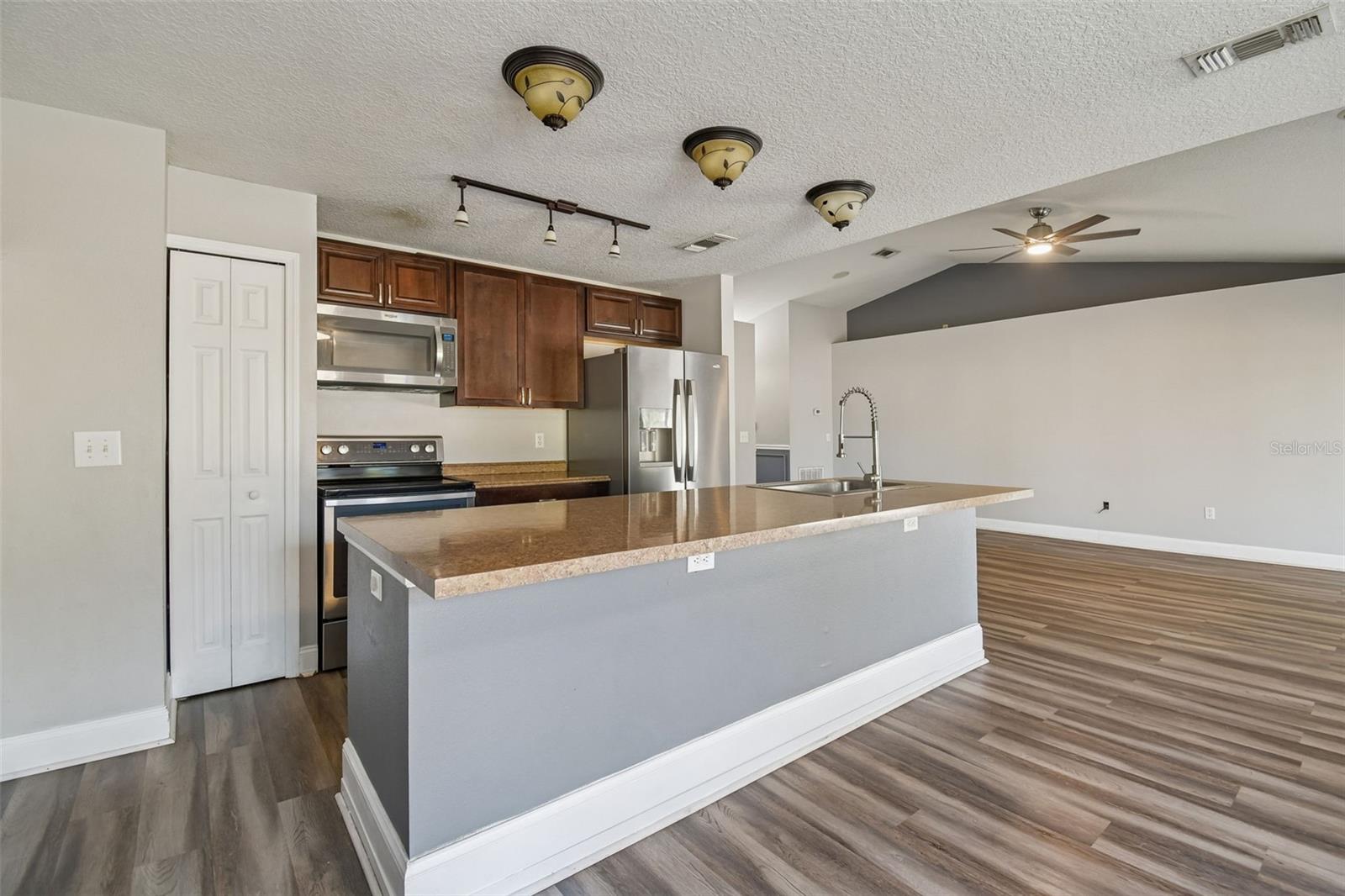 Image 15 of 71 For 31609 Hunt Club Lane