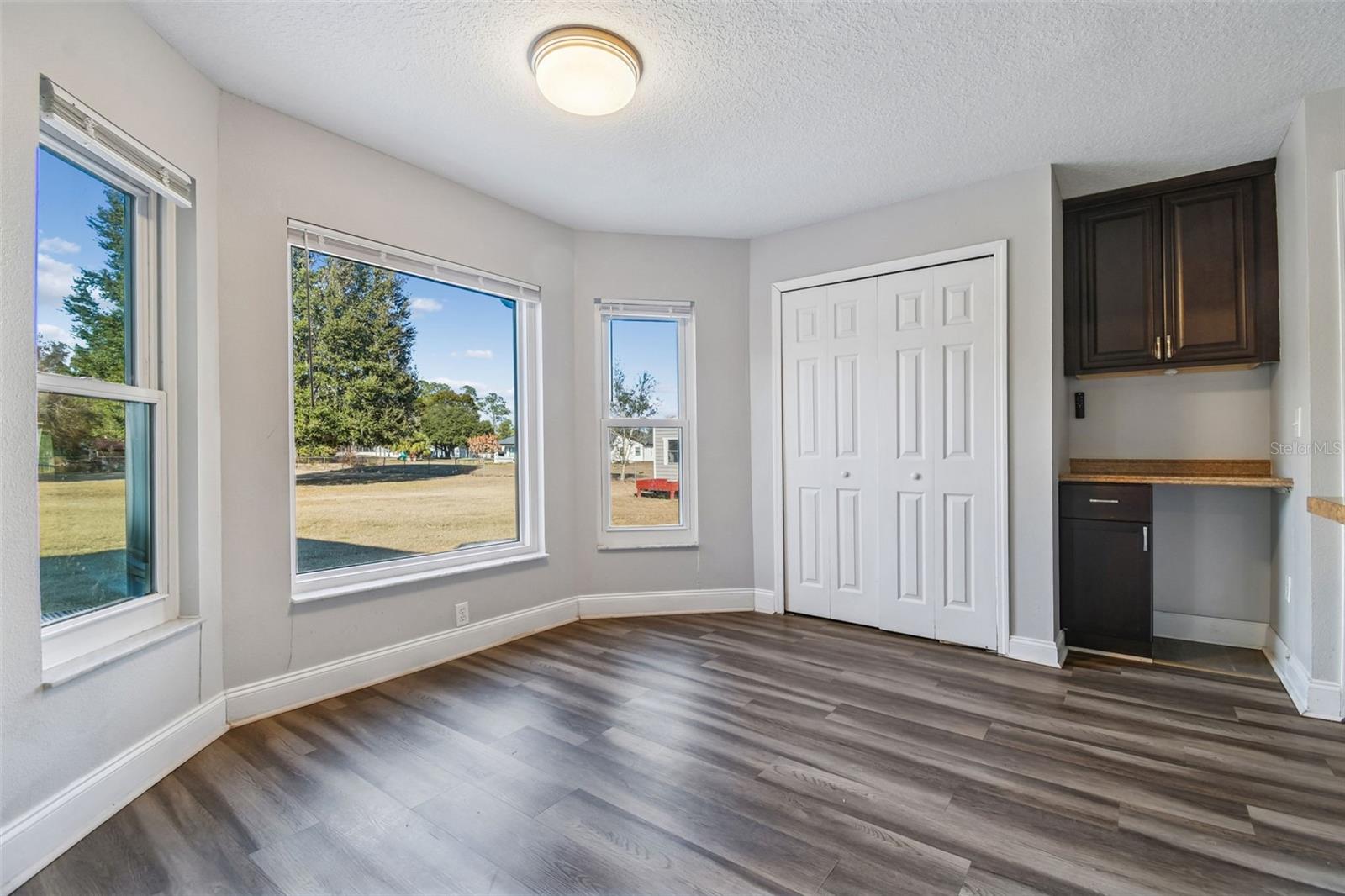 Image 17 of 71 For 31609 Hunt Club Lane