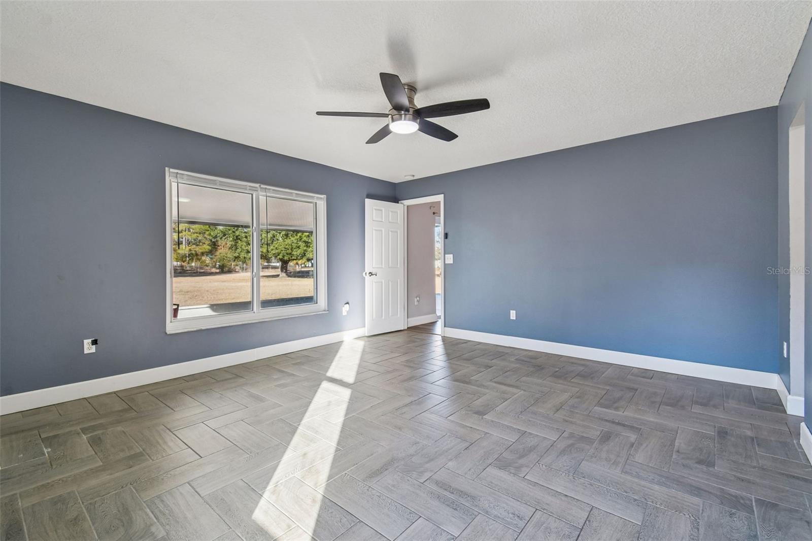 Image 19 of 71 For 31609 Hunt Club Lane