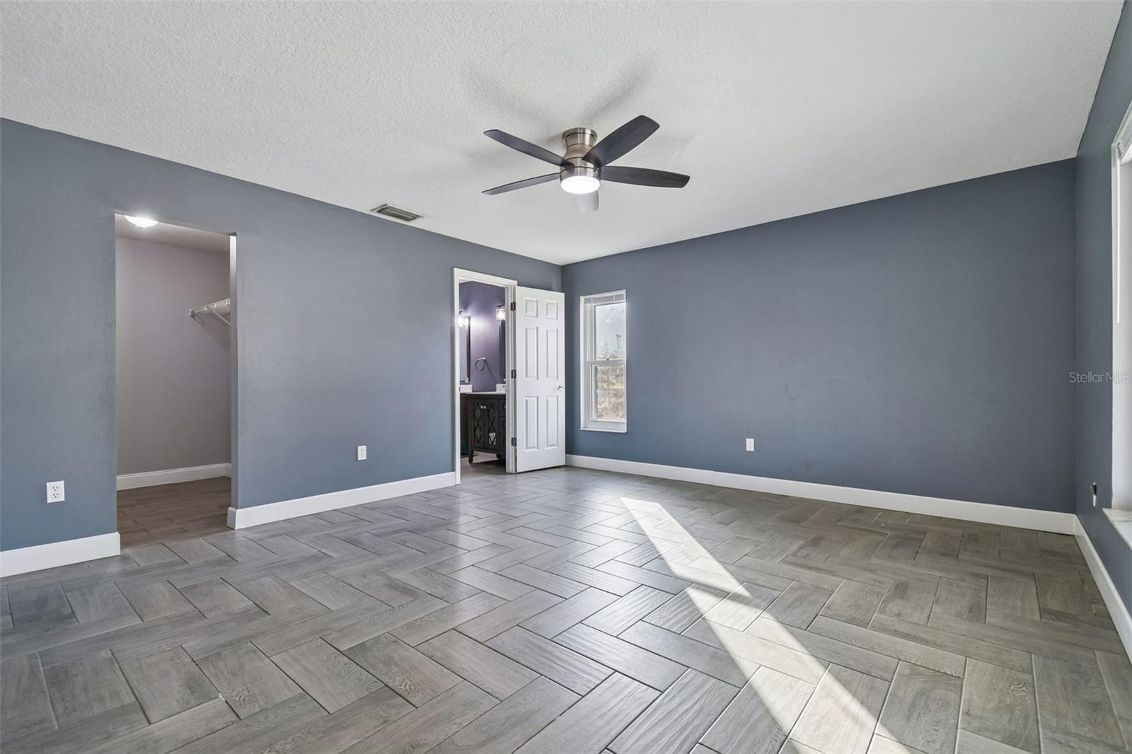 Image 20 of 71 For 31609 Hunt Club Lane