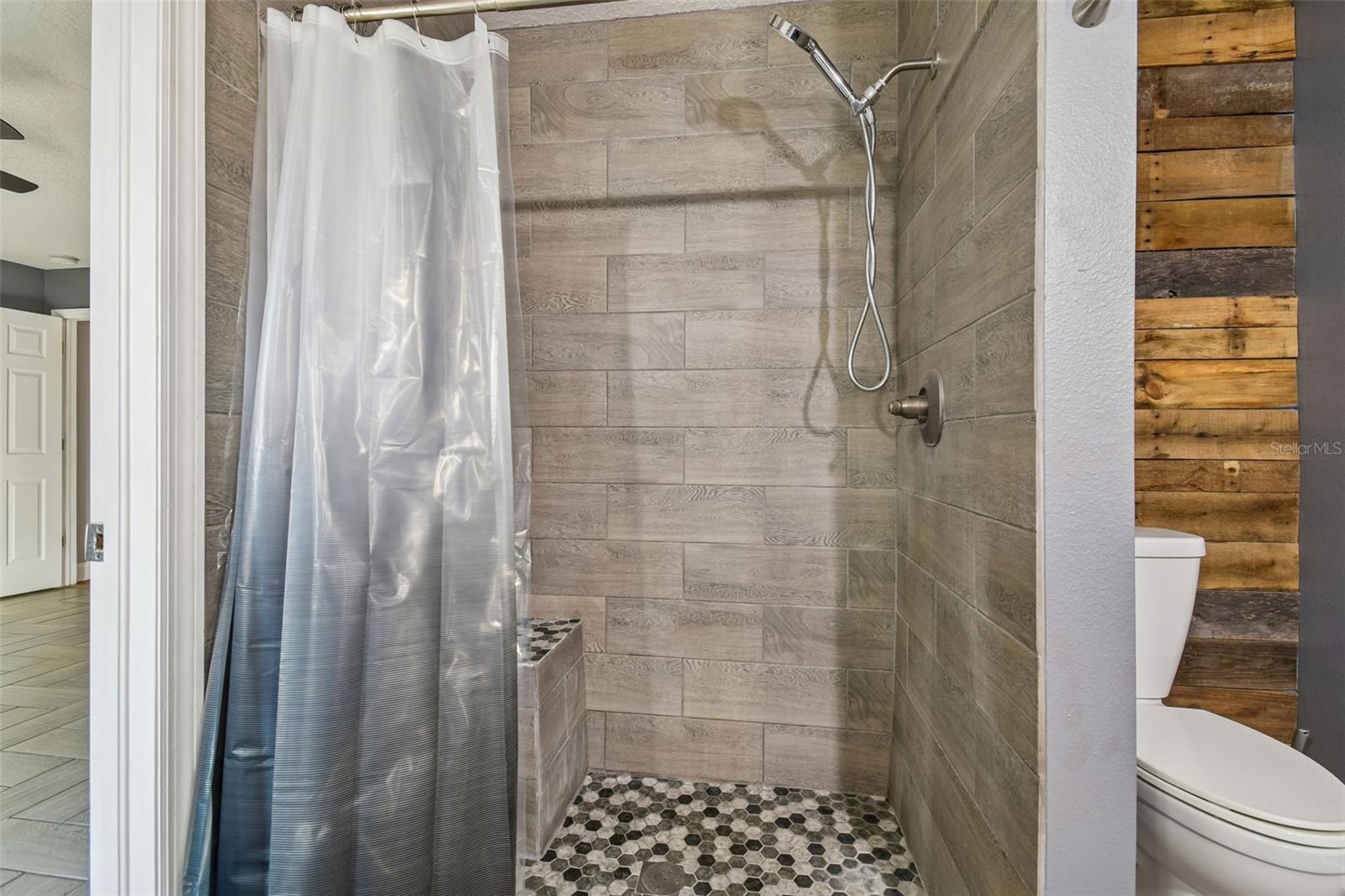 Image 24 of 71 For 31609 Hunt Club Lane