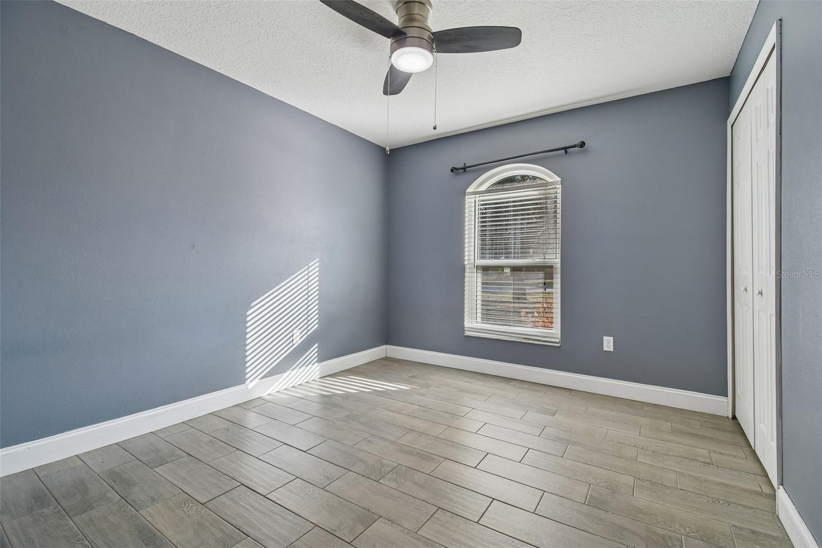 Image 25 of 71 For 31609 Hunt Club Lane