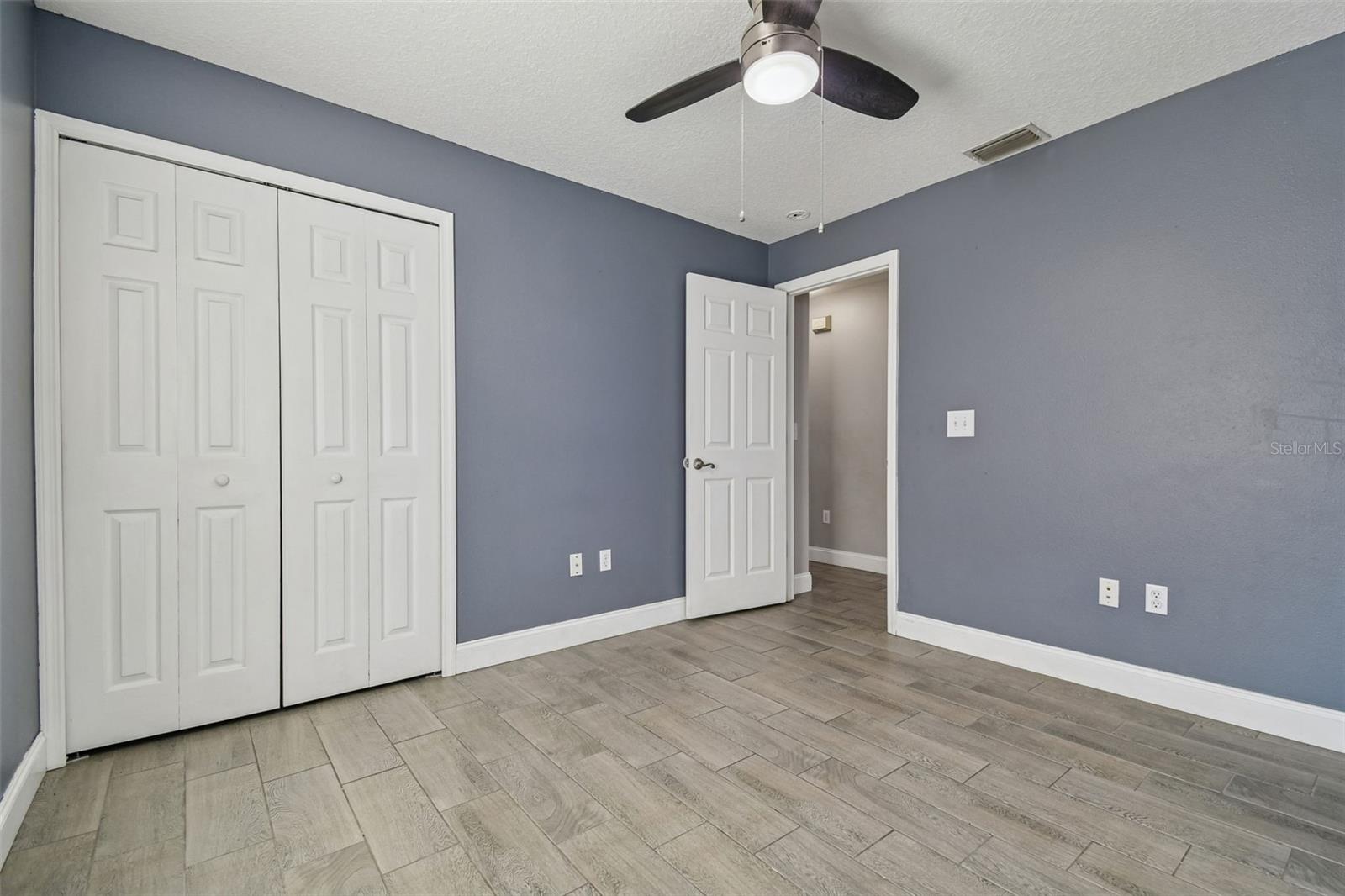 Image 26 of 71 For 31609 Hunt Club Lane