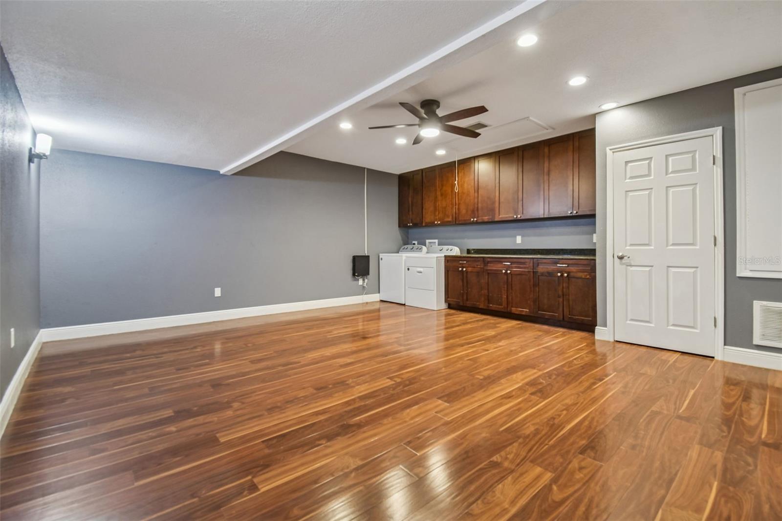 Image 36 of 71 For 31609 Hunt Club Lane