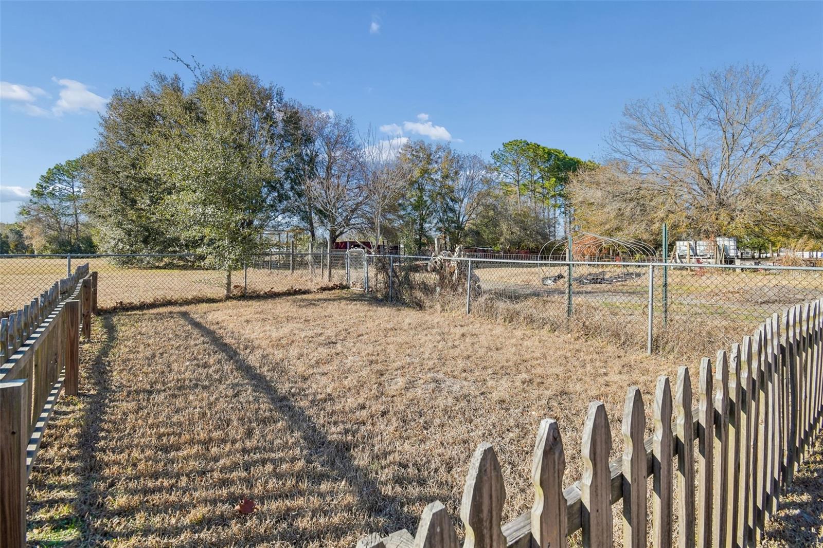 Image 52 of 71 For 31609 Hunt Club Lane