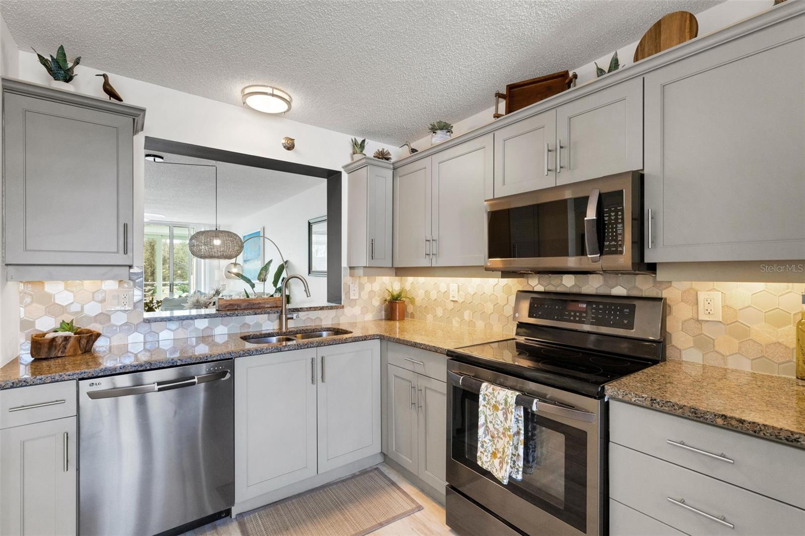 Image 14 of 58 For 4460 Fairways Boulevard 105