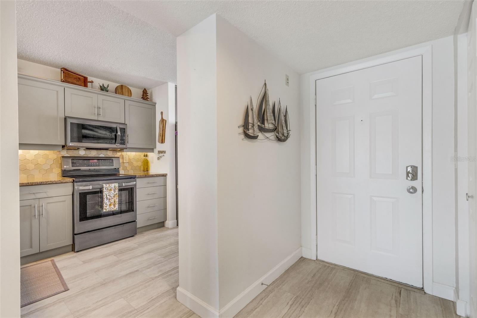 Image 7 of 58 For 4460 Fairways Boulevard 105