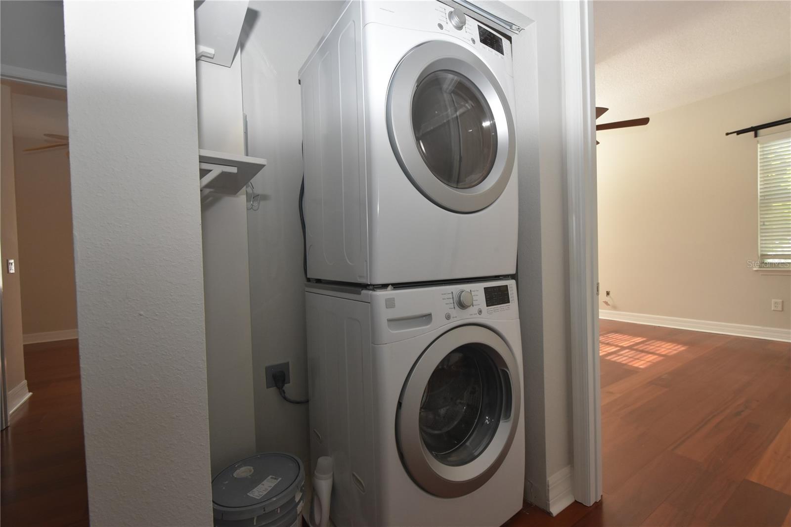 Image 13 of 17 For 1007 Edison Park Court