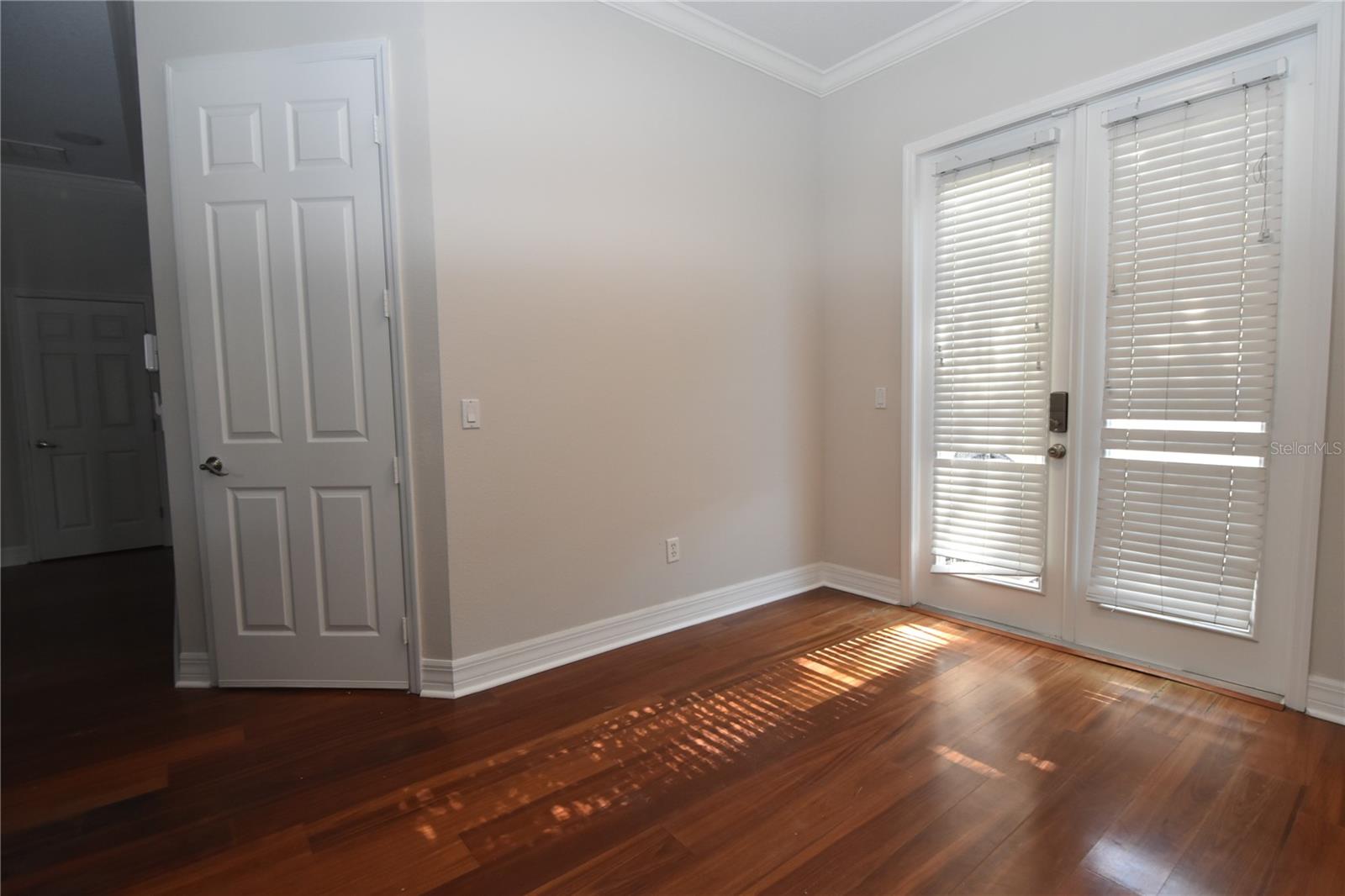 Image 6 of 17 For 1007 Edison Park Court