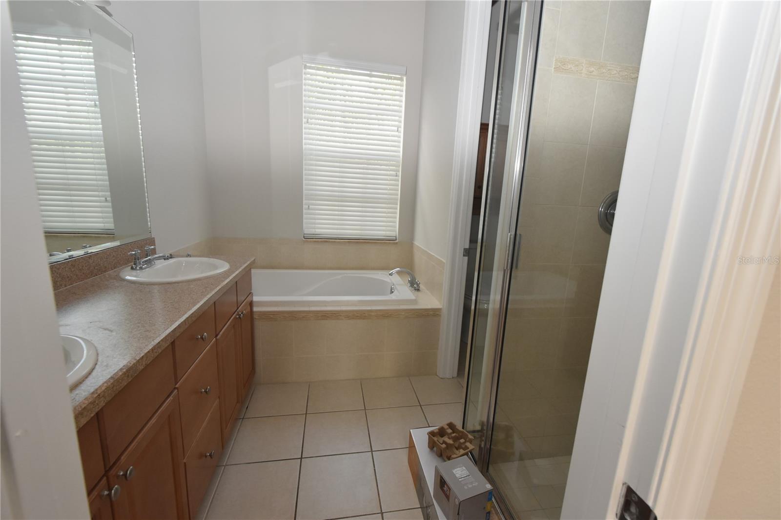 Image 9 of 17 For 1007 Edison Park Court