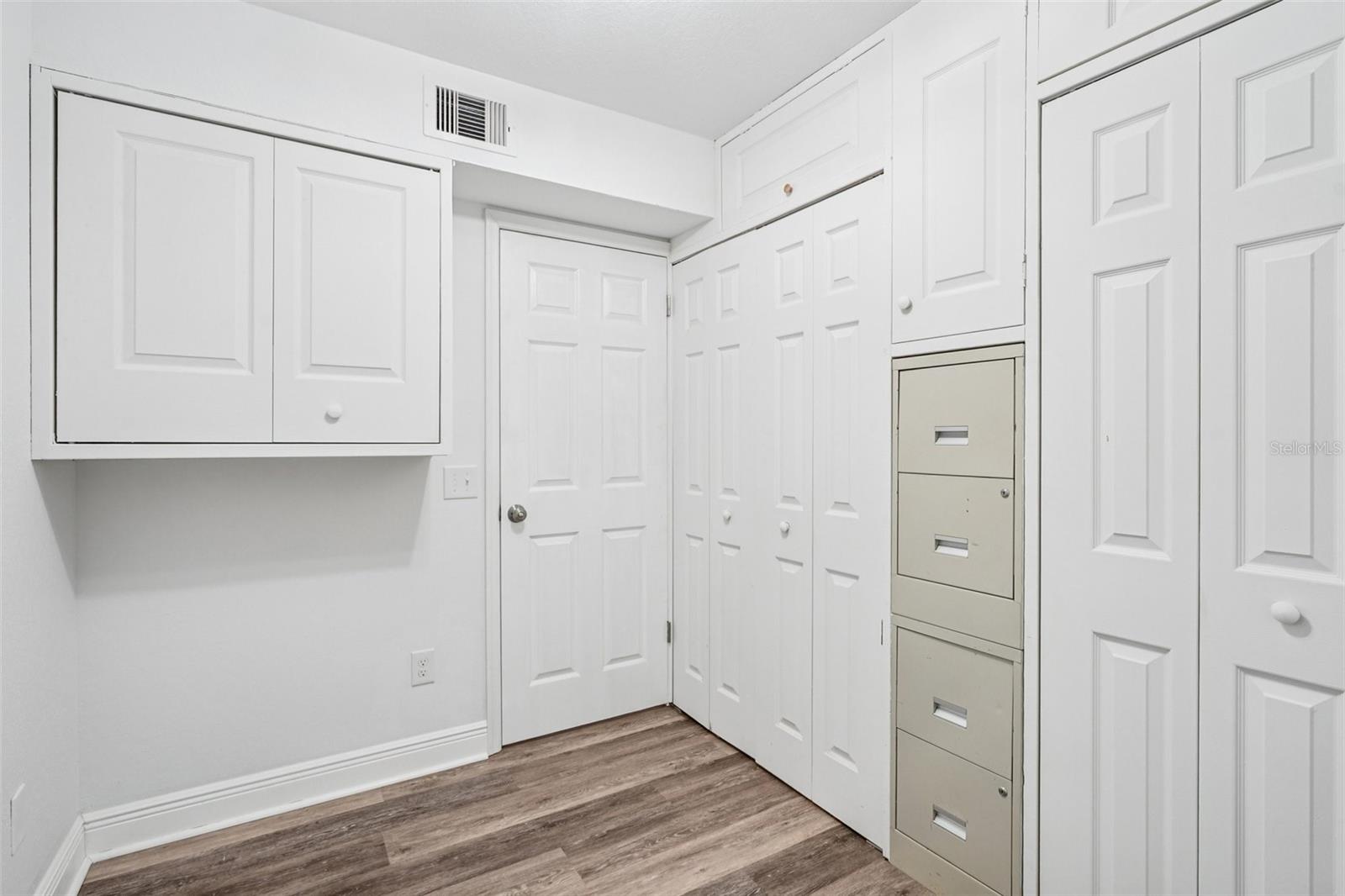 Image 31 of 39 For 5045 132nd Place