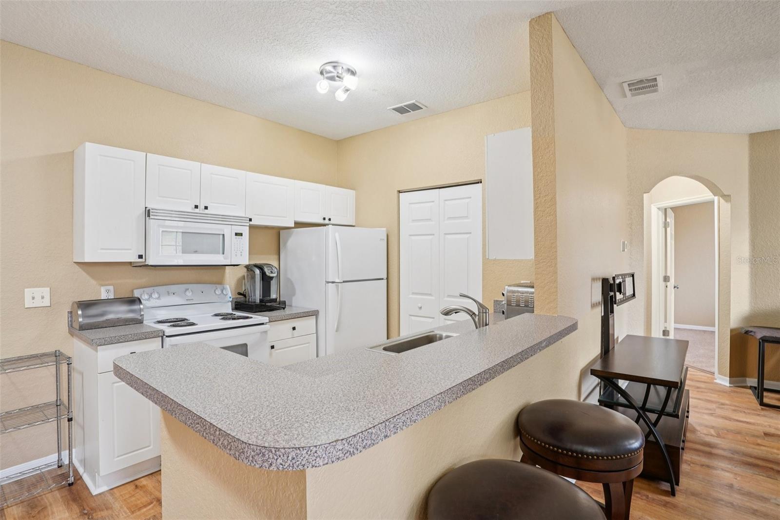 Image 9 of 27 For 835 Grand Regency Point 101