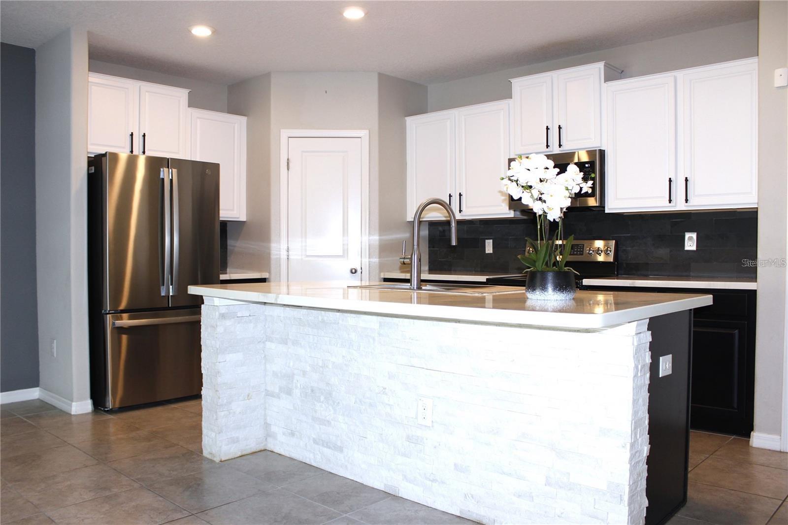 Image 3 of 21 For 17035 Peaceful Valley Drive