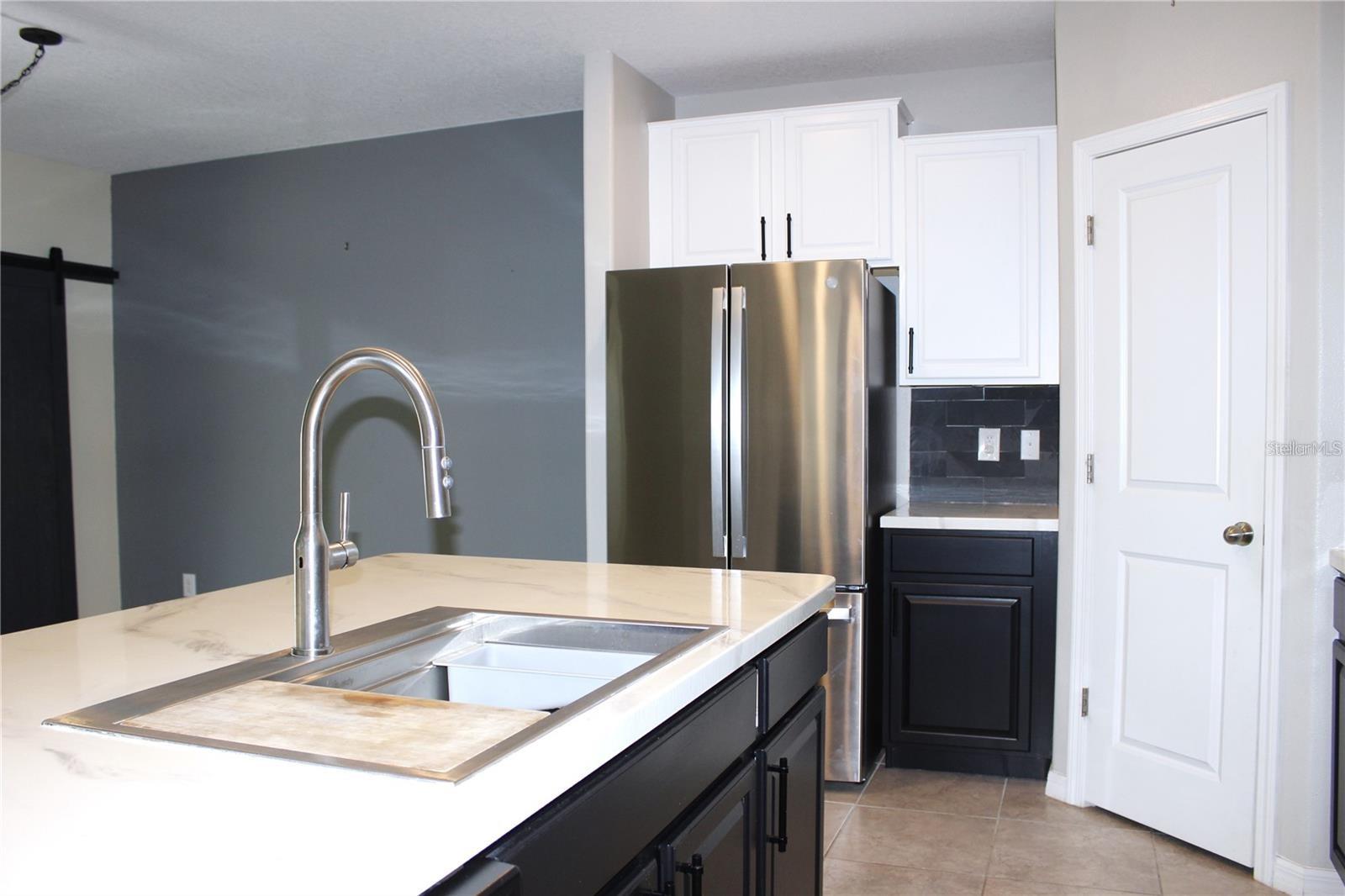 Image 4 of 21 For 17035 Peaceful Valley Drive