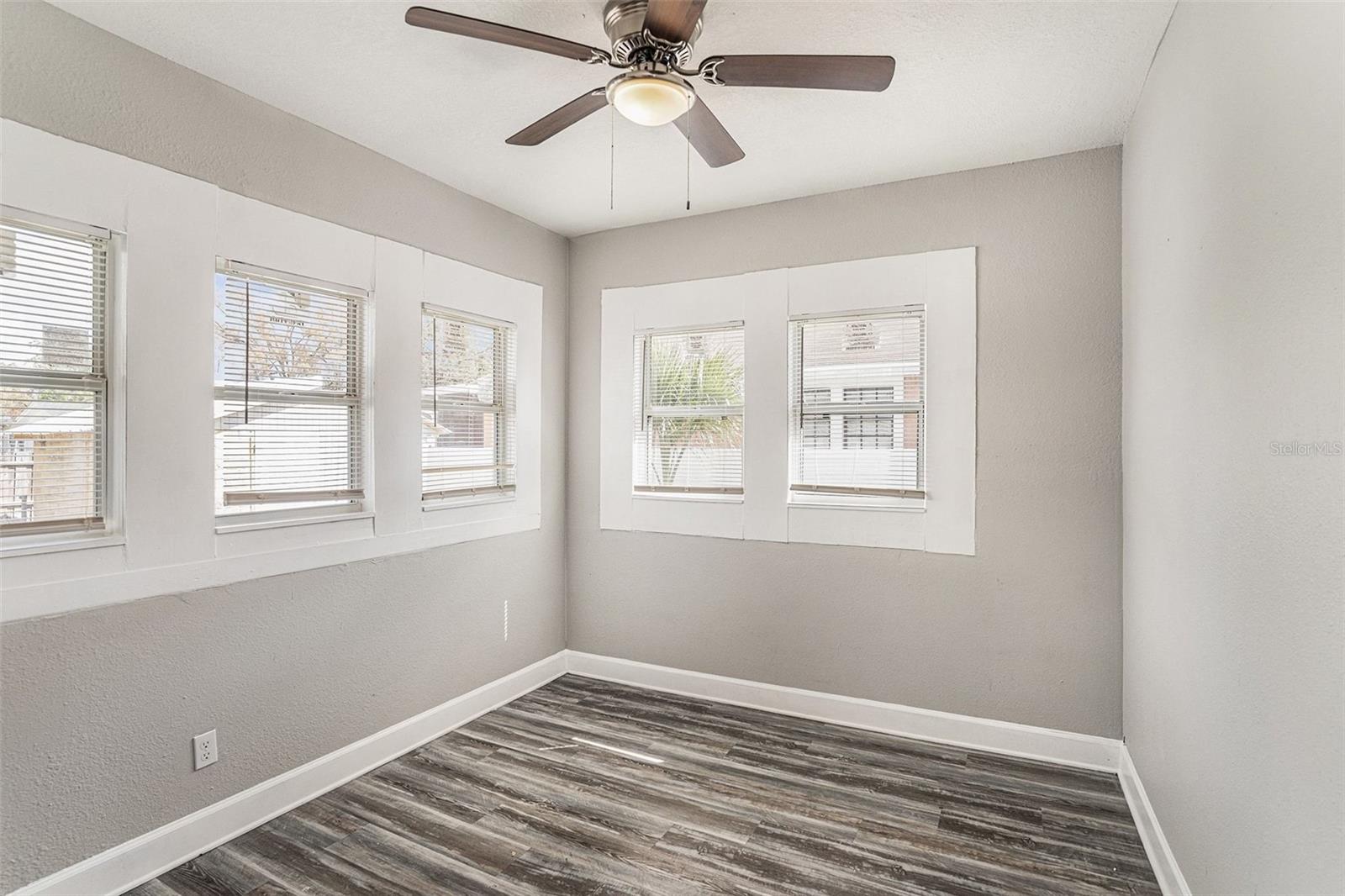 Image 18 of 26 For 708 Broad Street