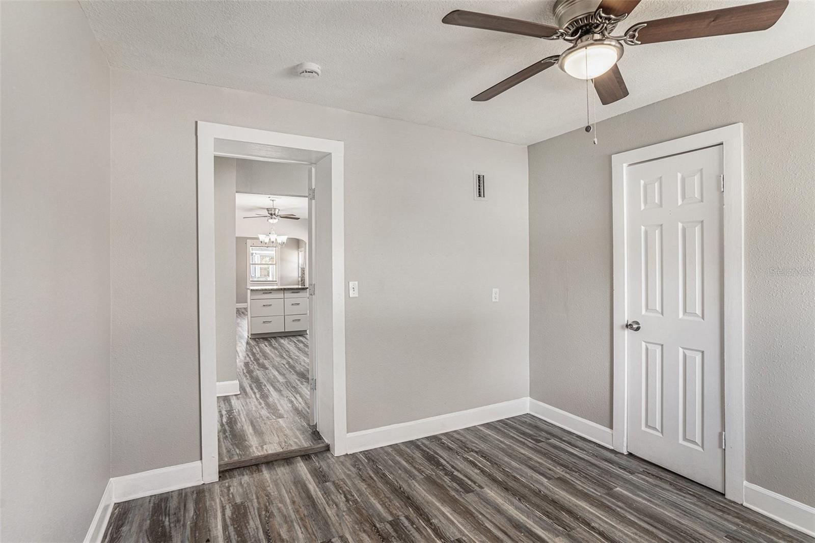 Image 21 of 26 For 708 Broad Street