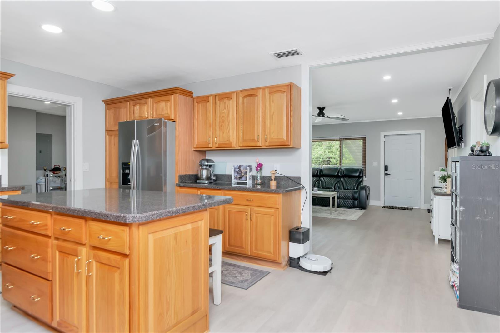 Image 11 of 40 For 204 7th Avenue Nw