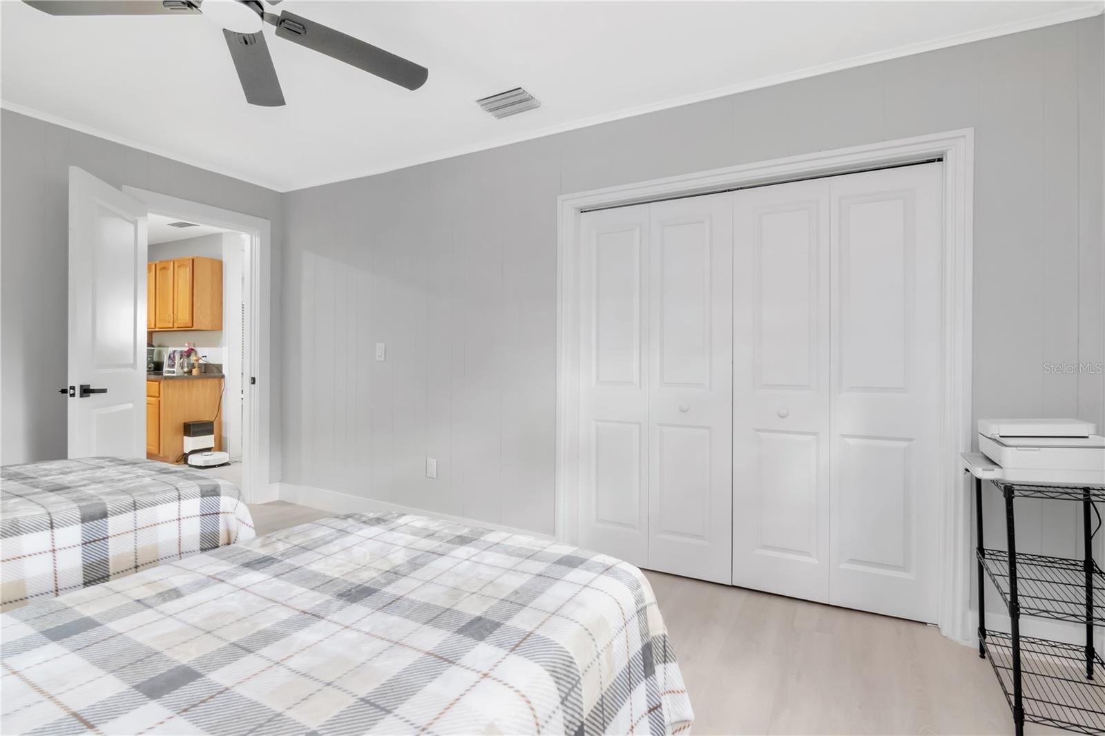 Image 15 of 40 For 204 7th Avenue Nw