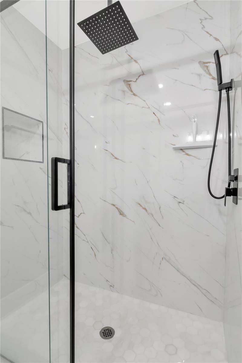 Image 16 of 40 For 204 7th Avenue Nw