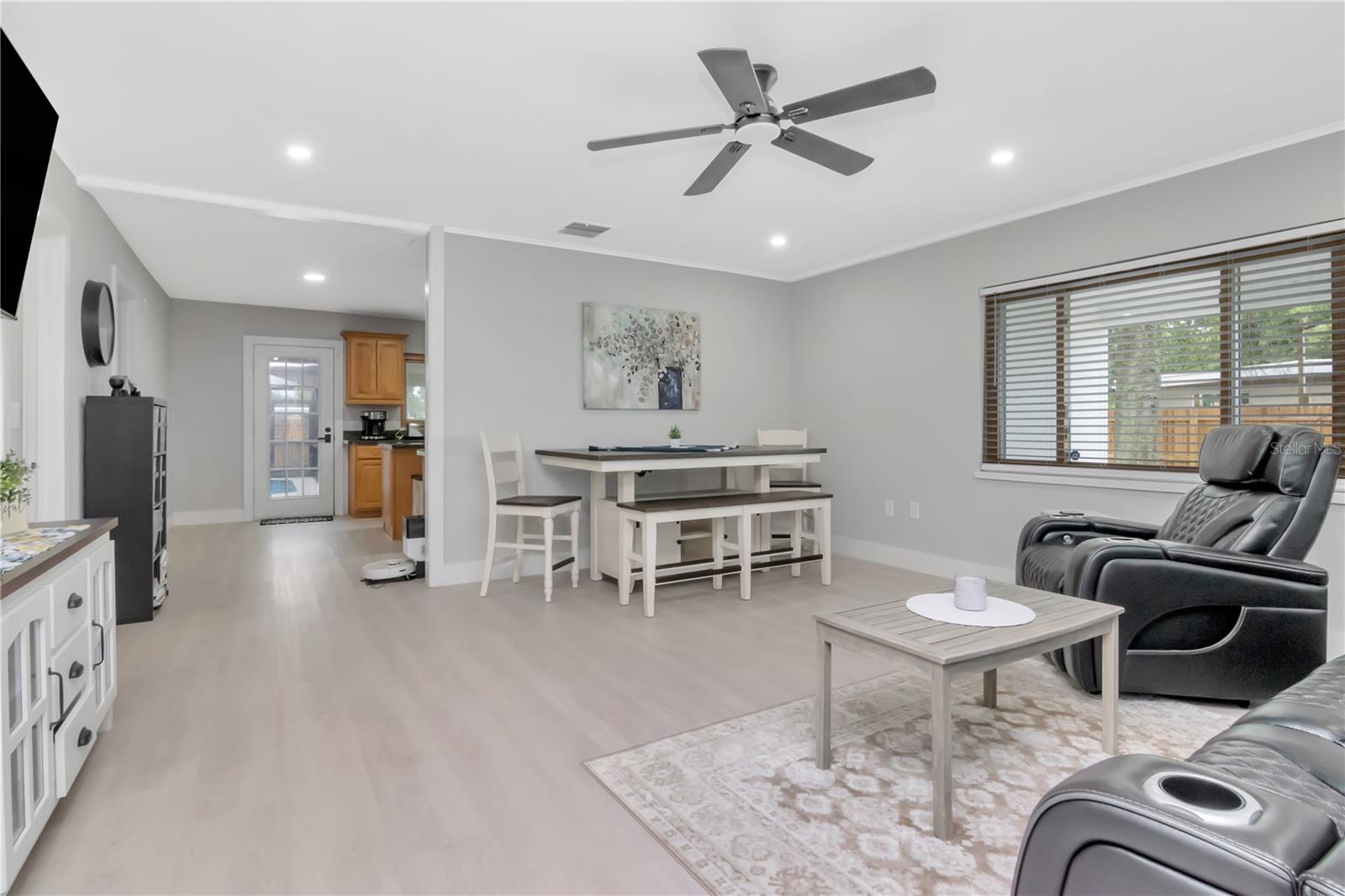 Image 2 of 40 For 204 7th Avenue Nw